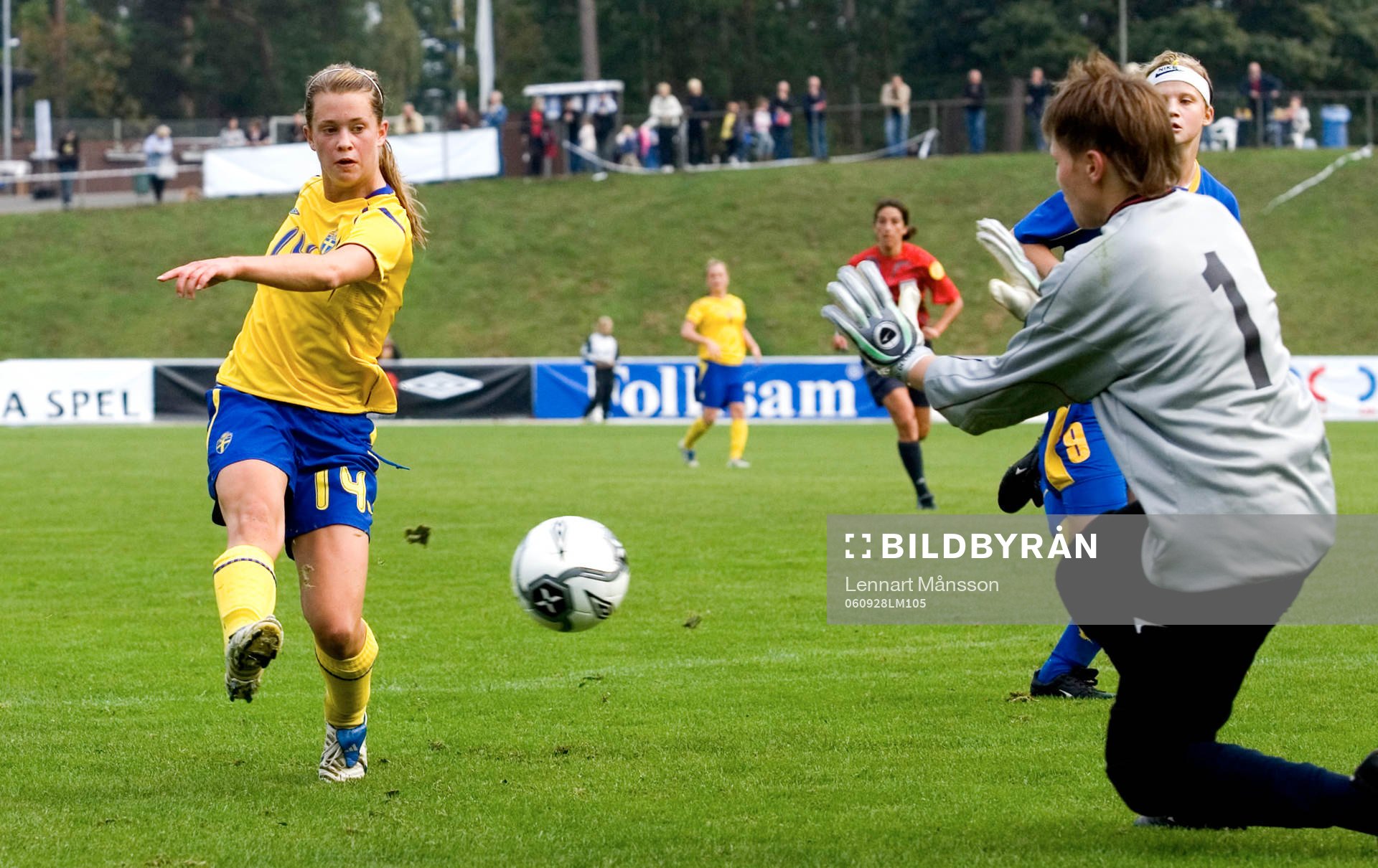 Emma Lundh, Sverige