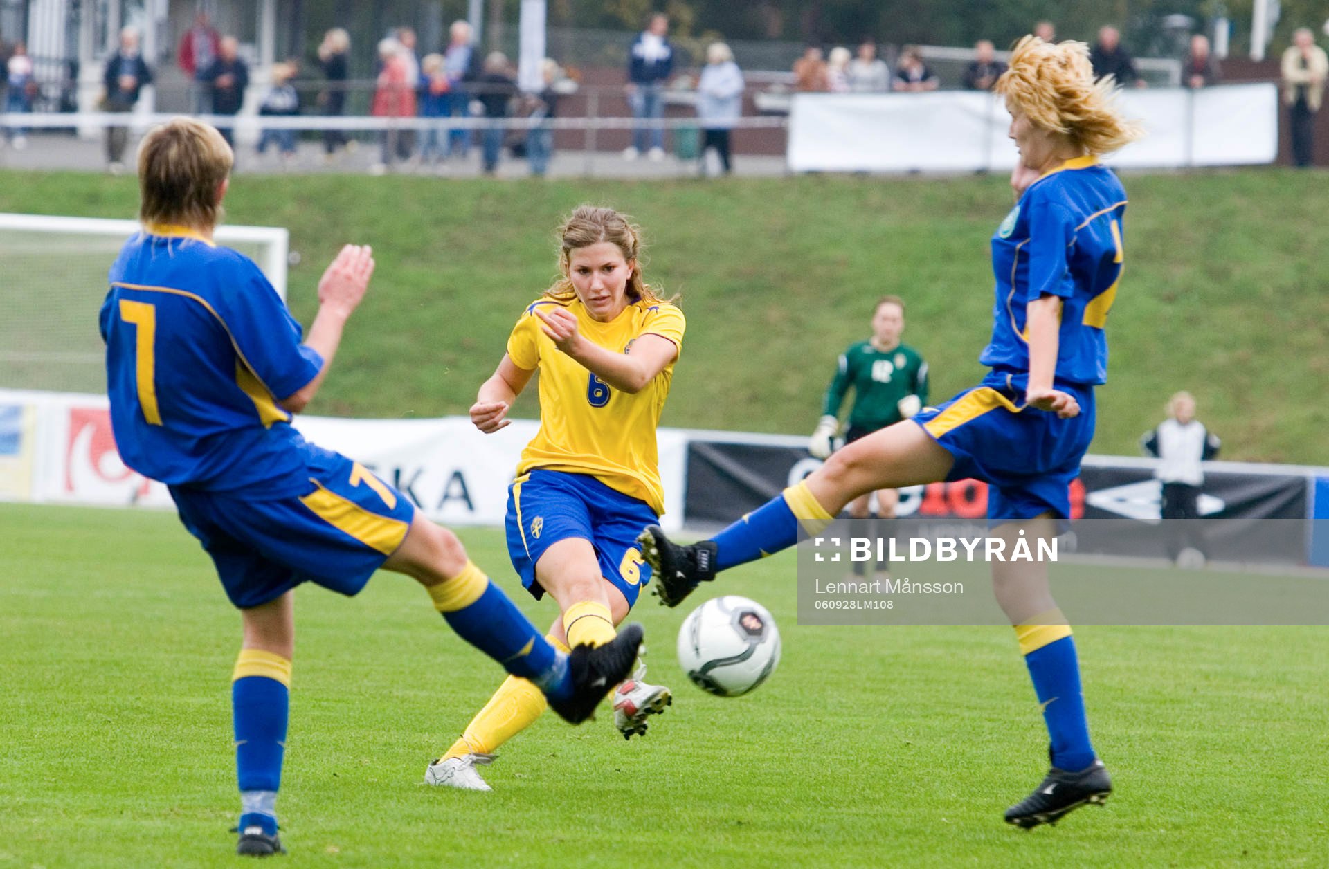   Emma Berglund, Sverige, Birvagen och Ailya Suleimenova, Kazakstan.