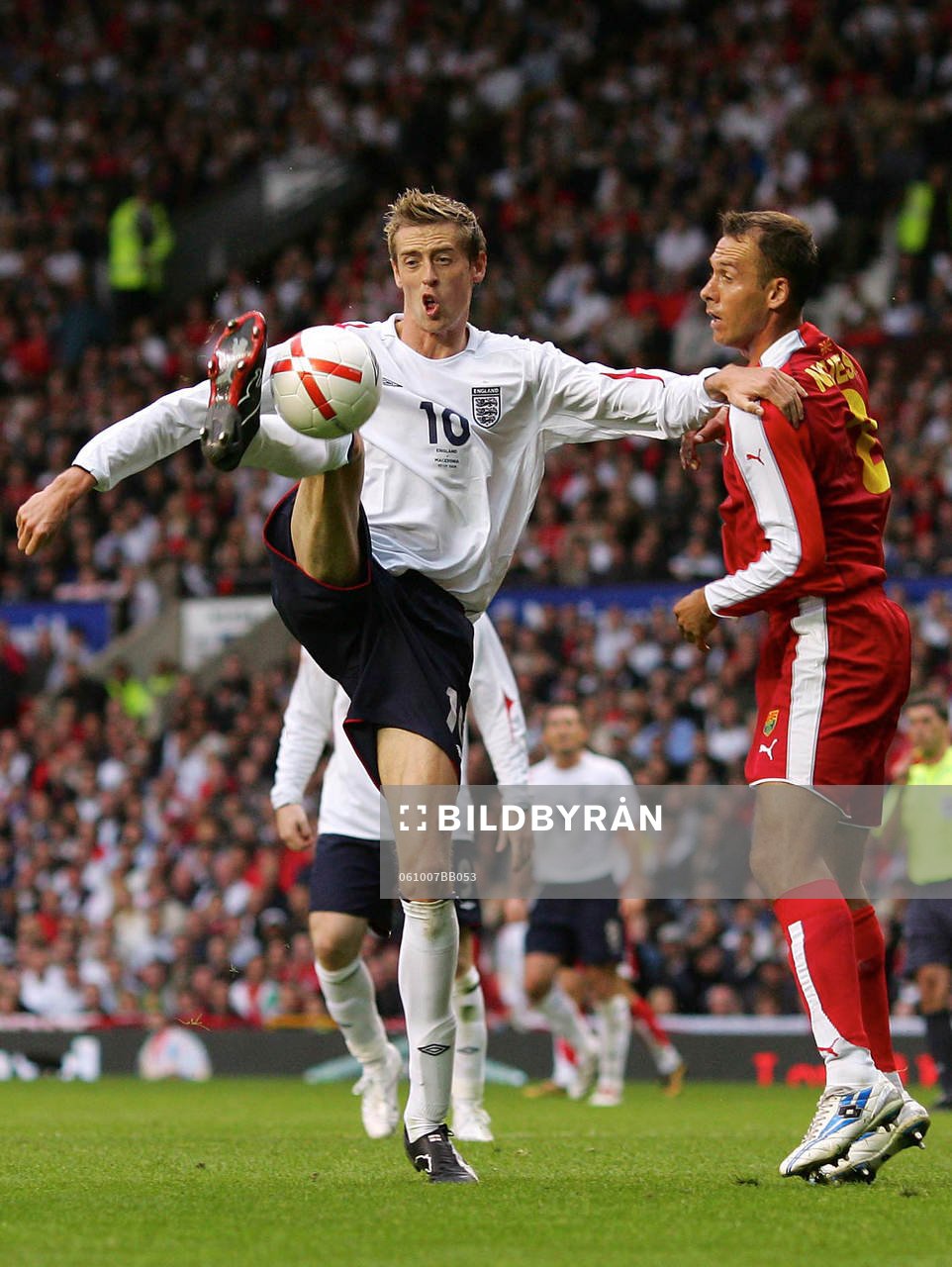 Peter Crouch, England och Nikolce Noveski, Makedonien