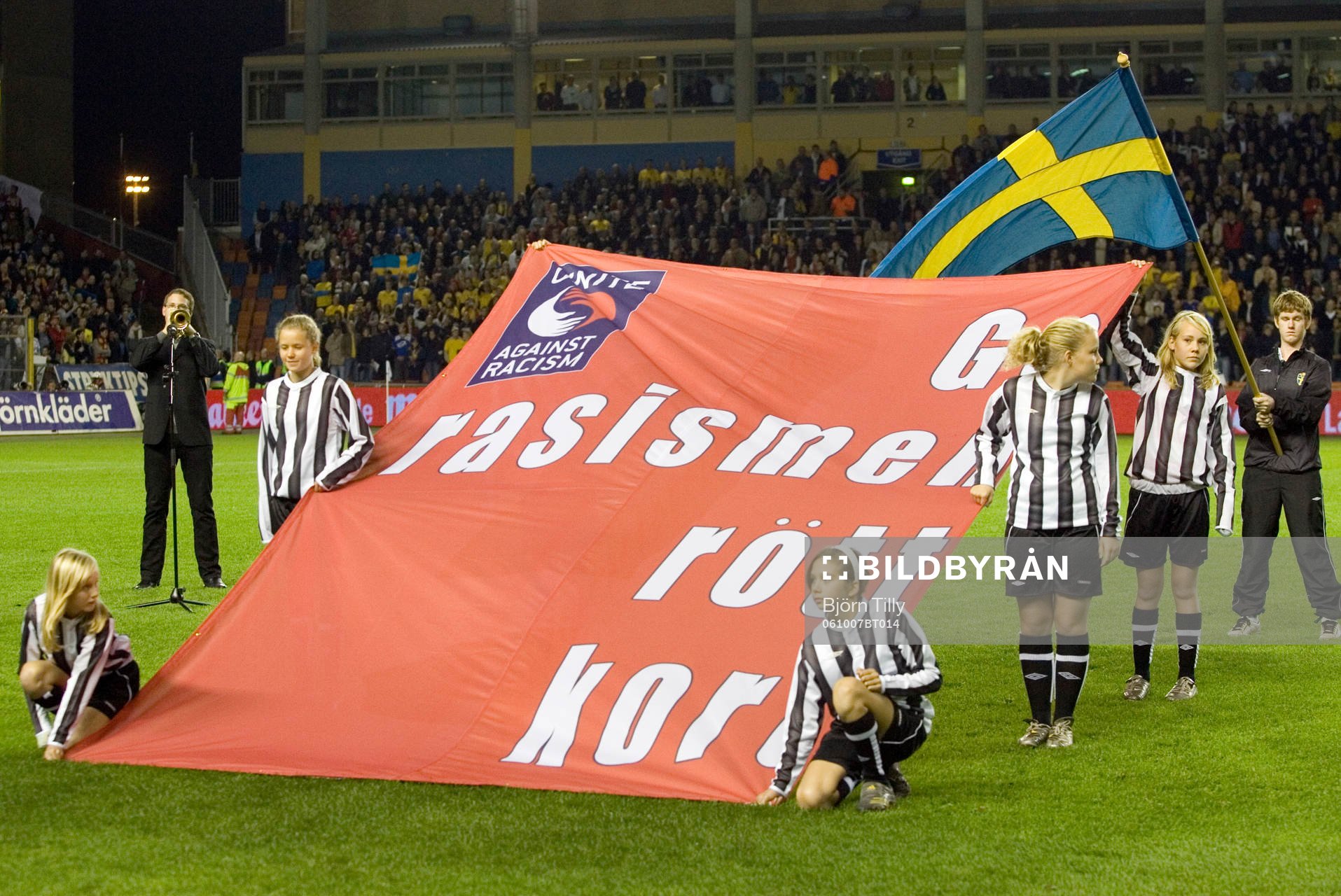 Ge rasismen rött kort