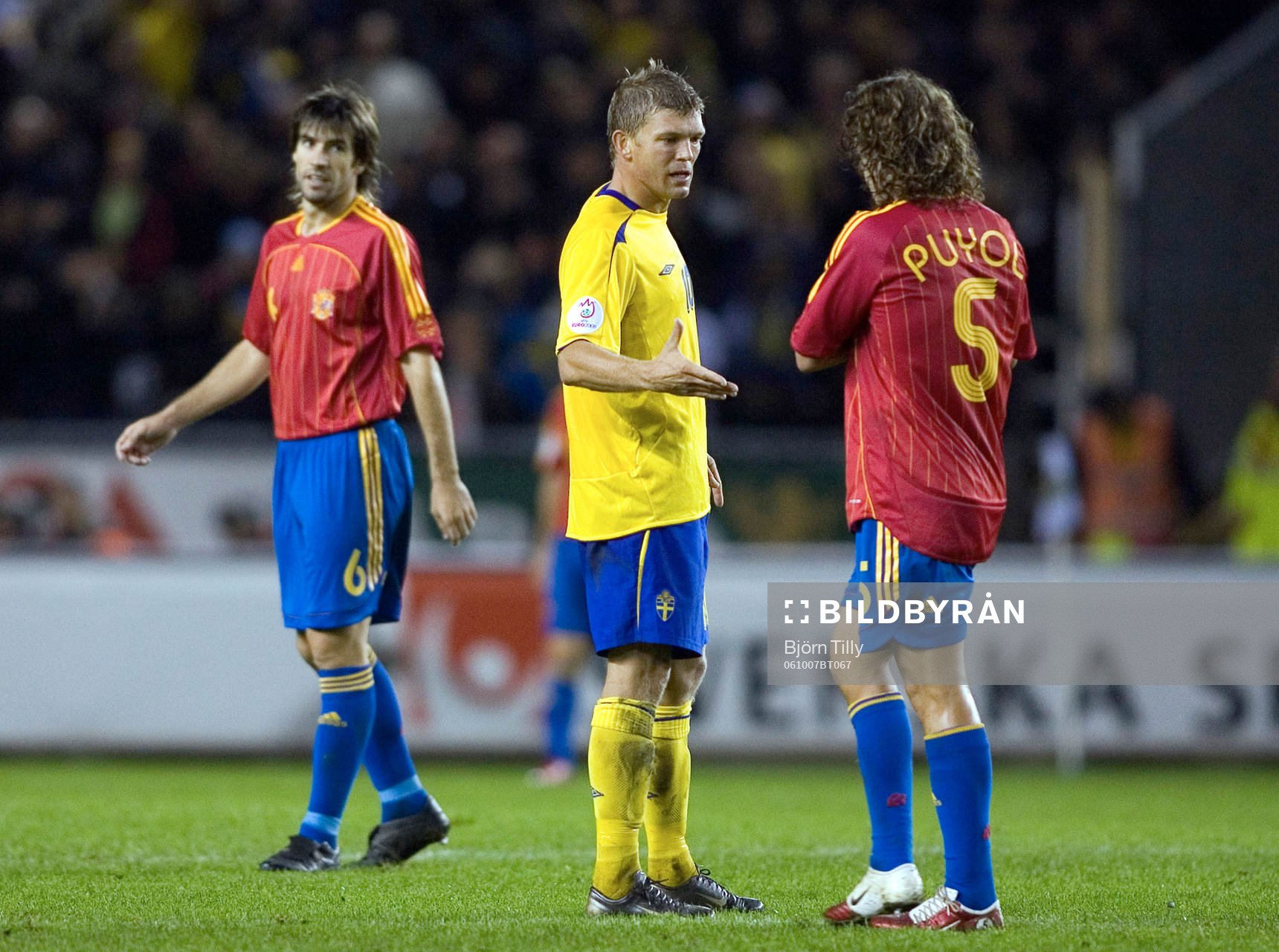 Marcus Allbäck, Sverige och Puyol, Spanien