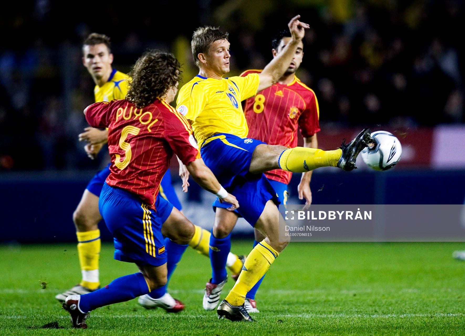 Carles Puyol, Spanien och Marcus Allbäck, Sverige