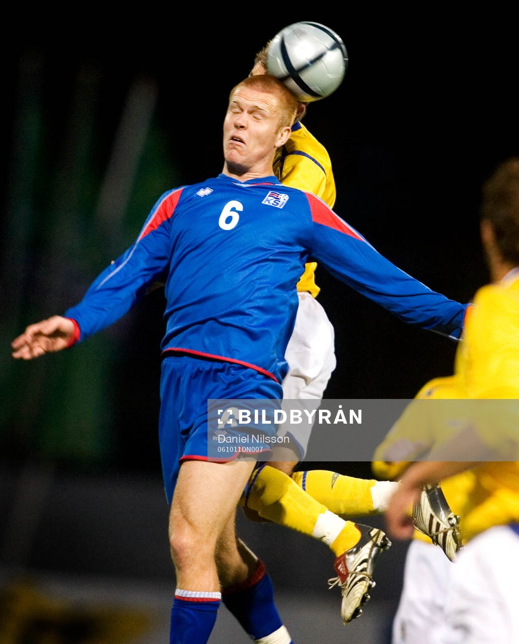 Emil Hallfredsson, Island