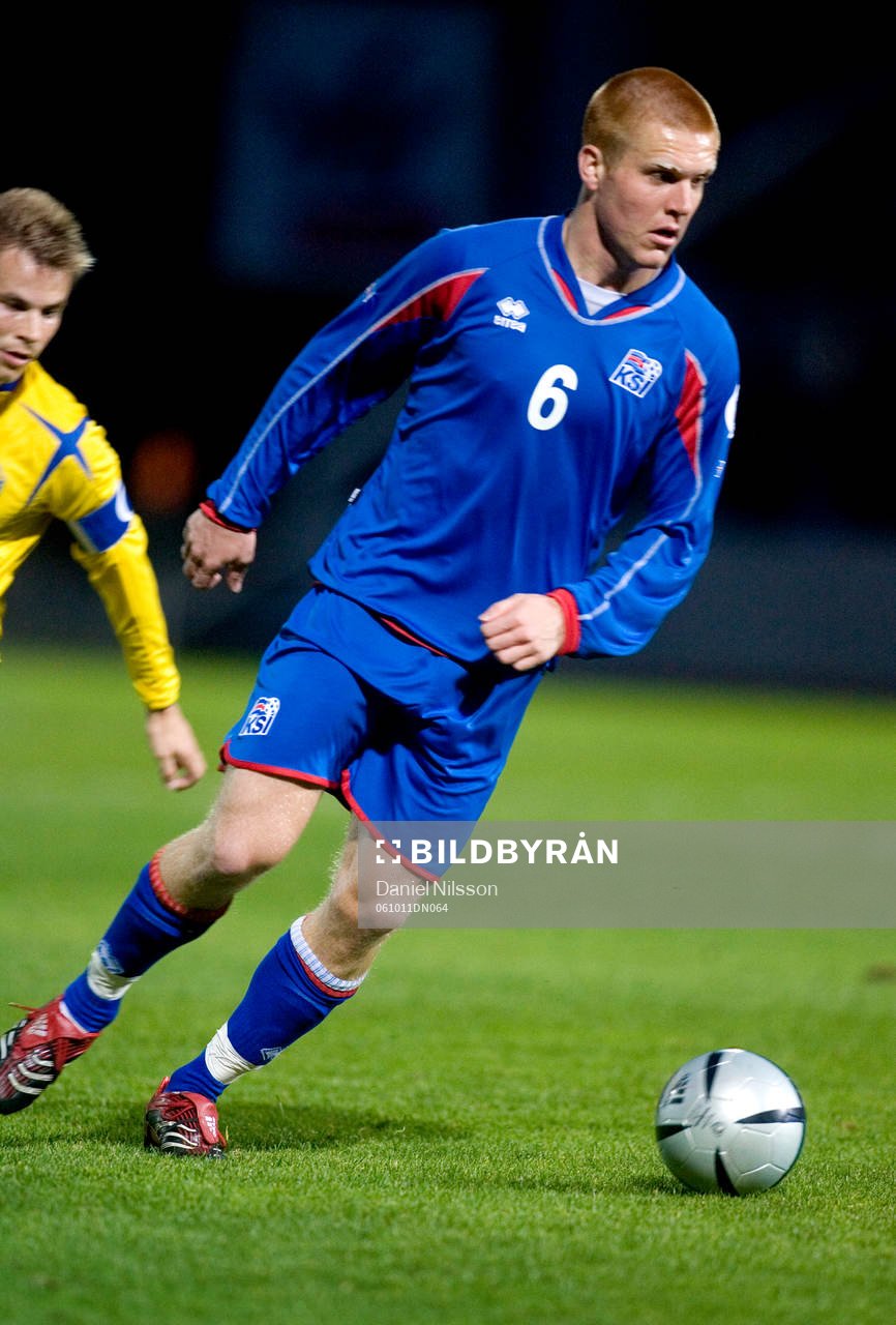 Emil Hallfredsson, Island
