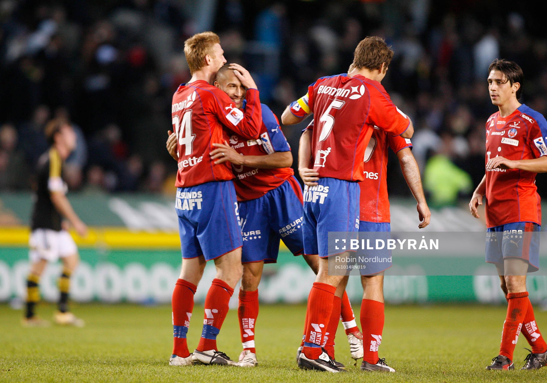 Fredrik Björck, Helsingborg och Henrik Larsson kramar om