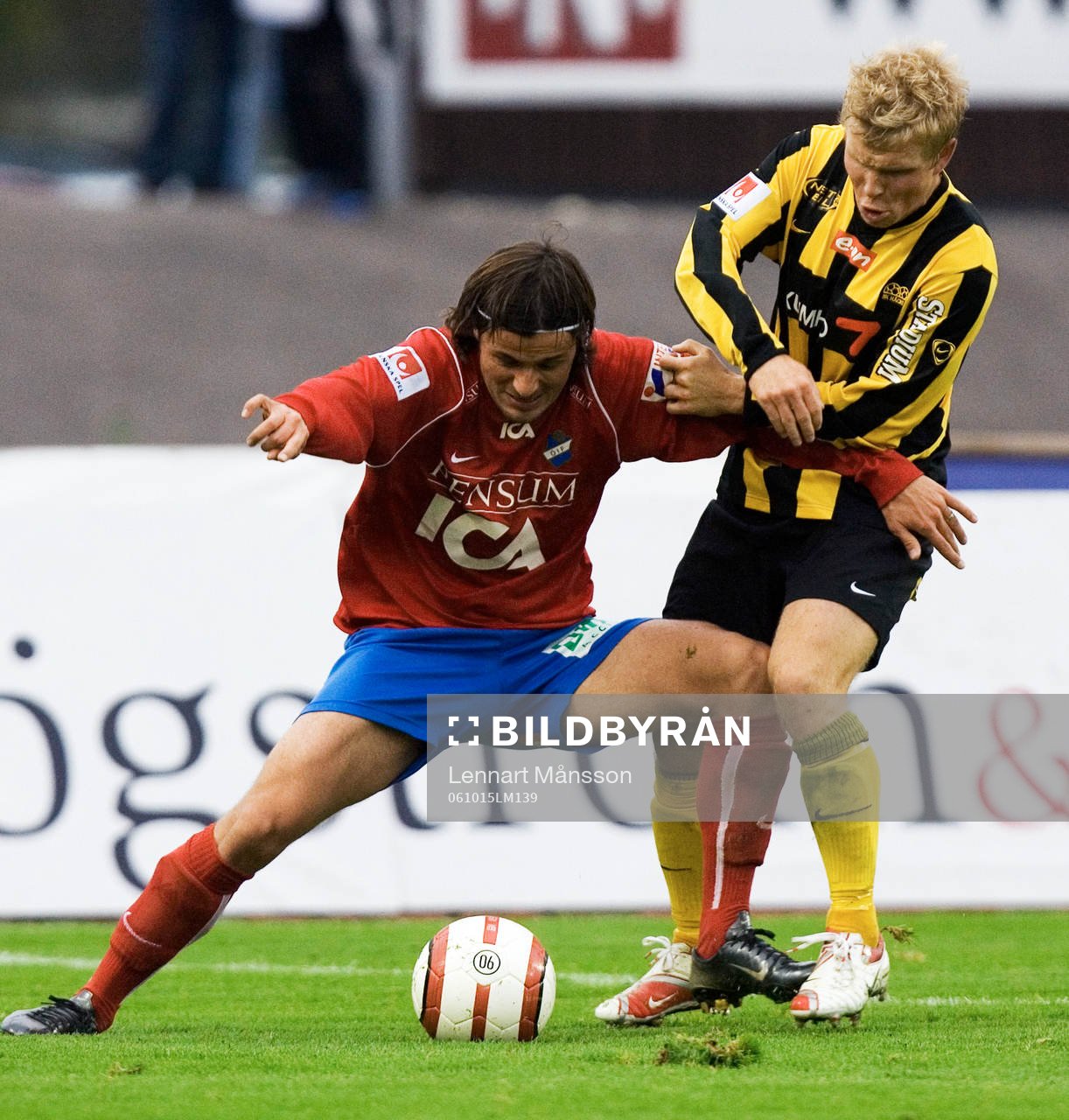 Pavel Zavadil trycker undan David Marek