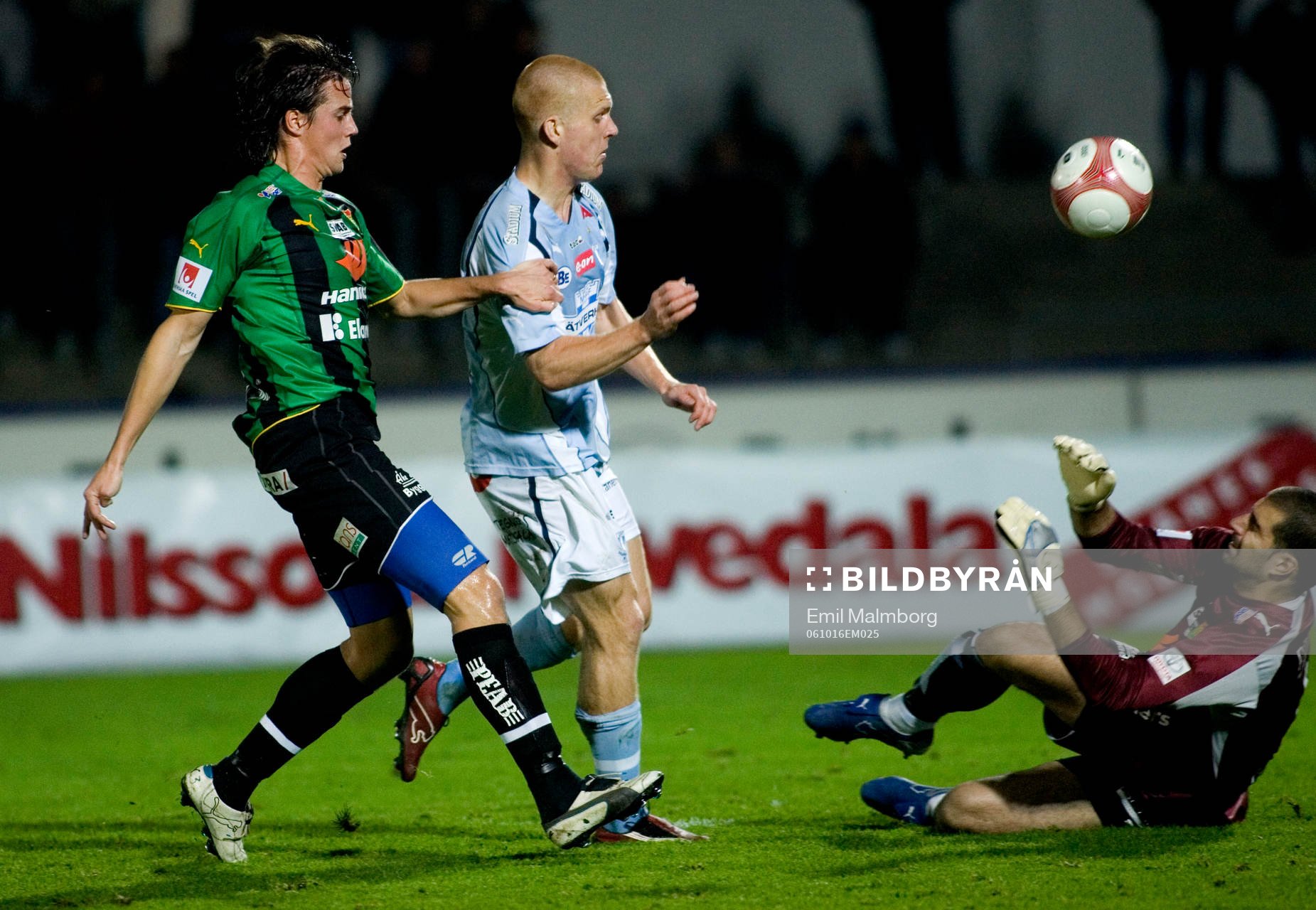 Emil Hallfredsson, Malmö gör 2-0