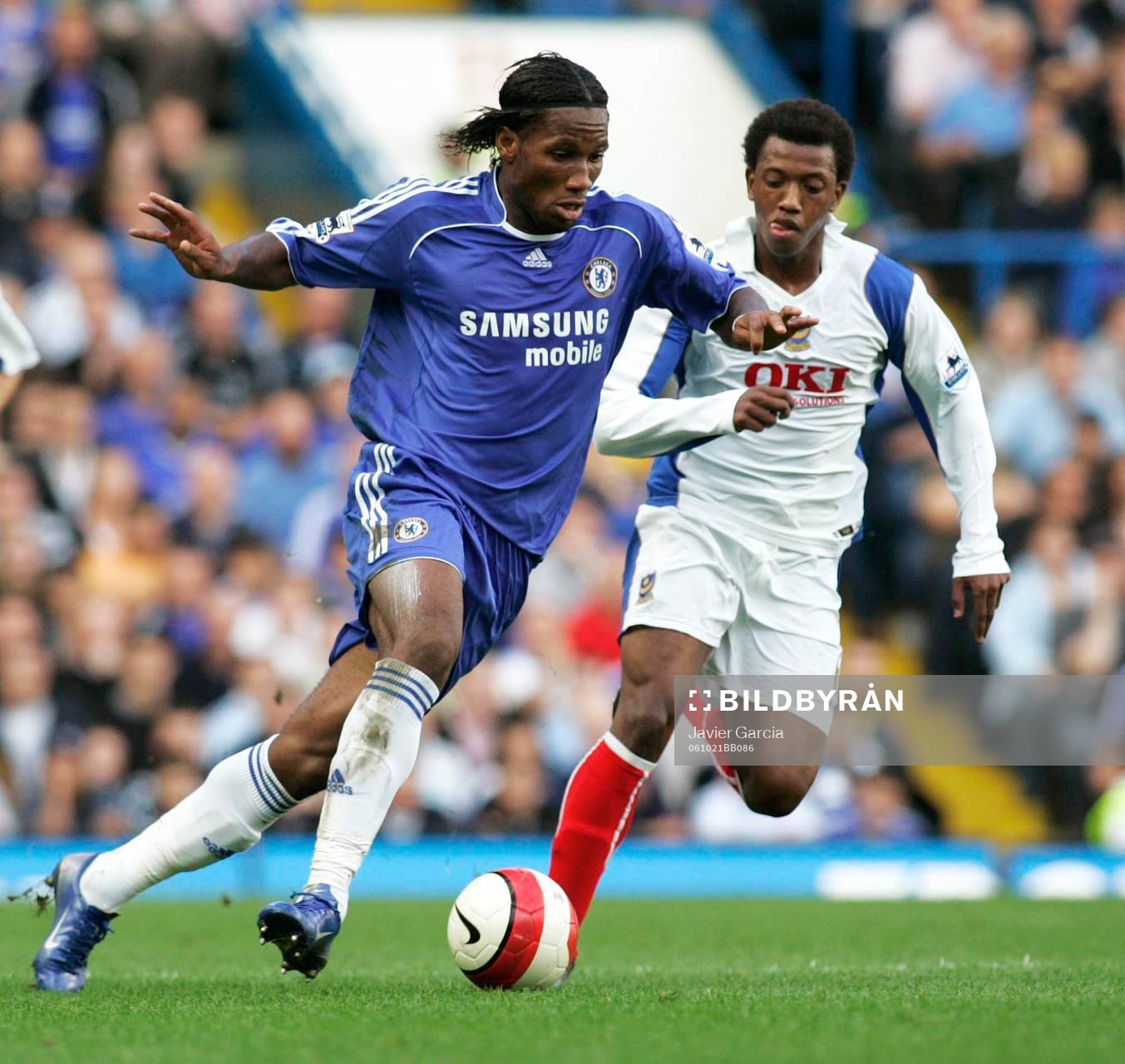 Didier Drogba, Chelsea ar sig förbi Manuel Fernandes,