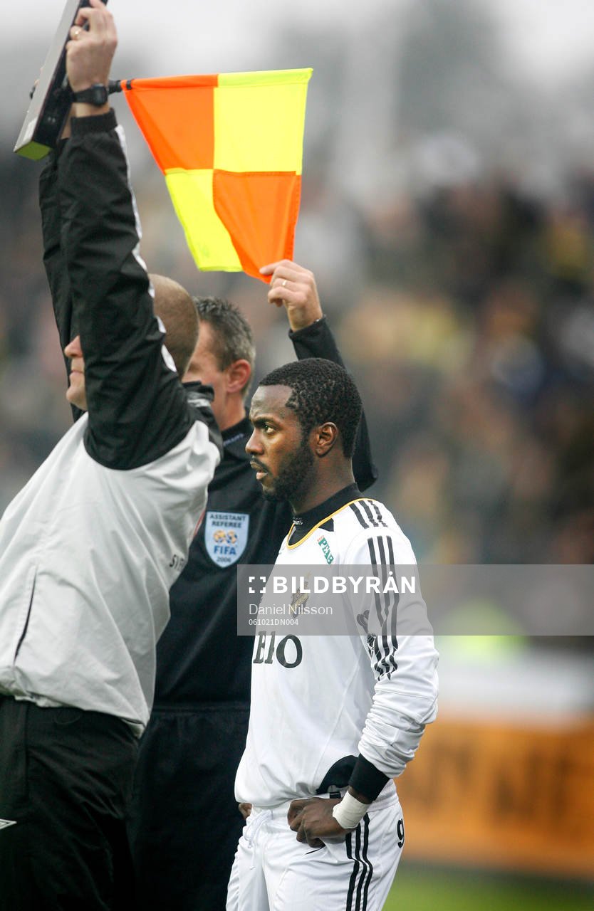 Dulee Johnson, AIK började på bänken men blir här