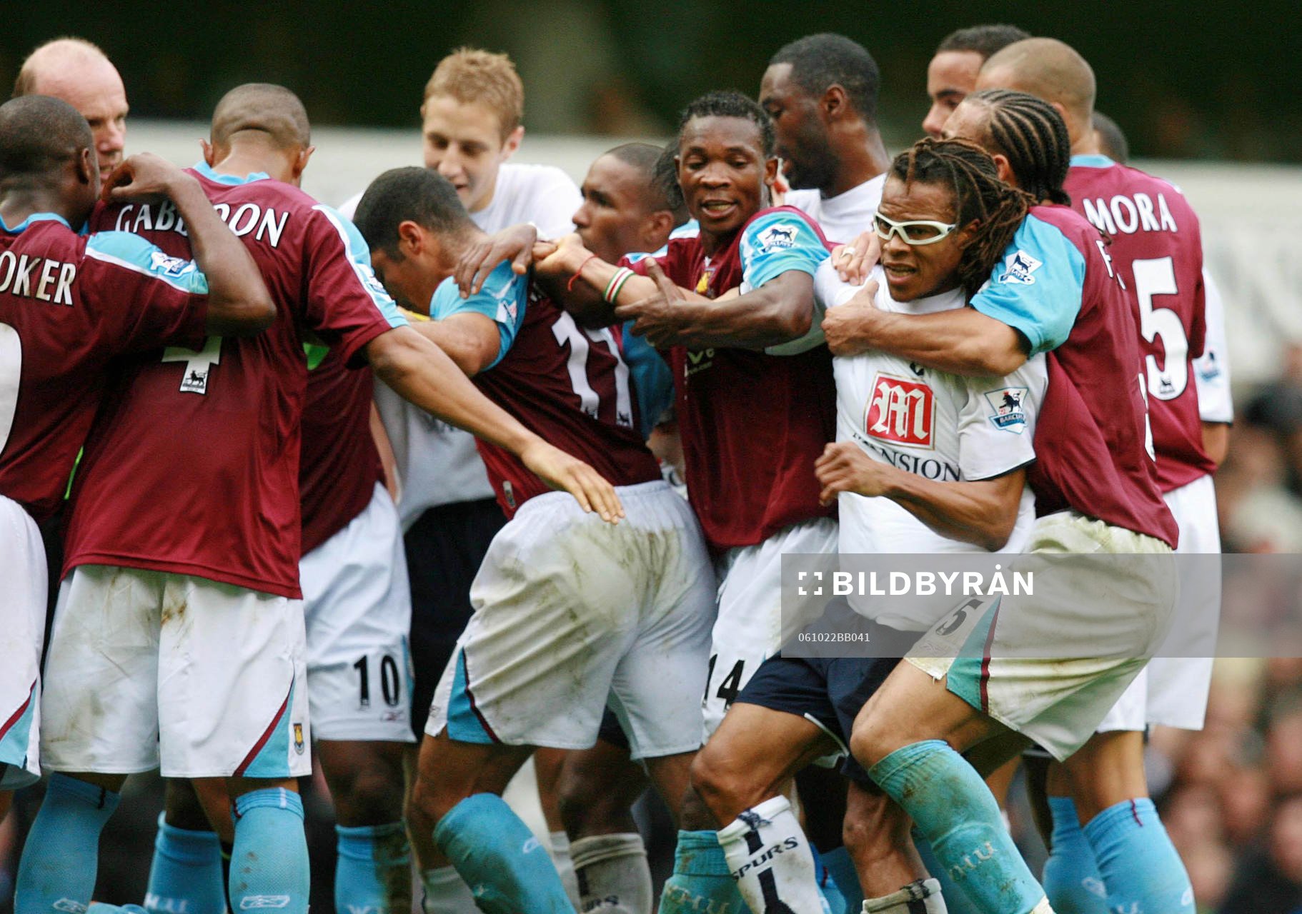 Edgar Davids, Tottenham diskuterar med Anton Ferdinand,