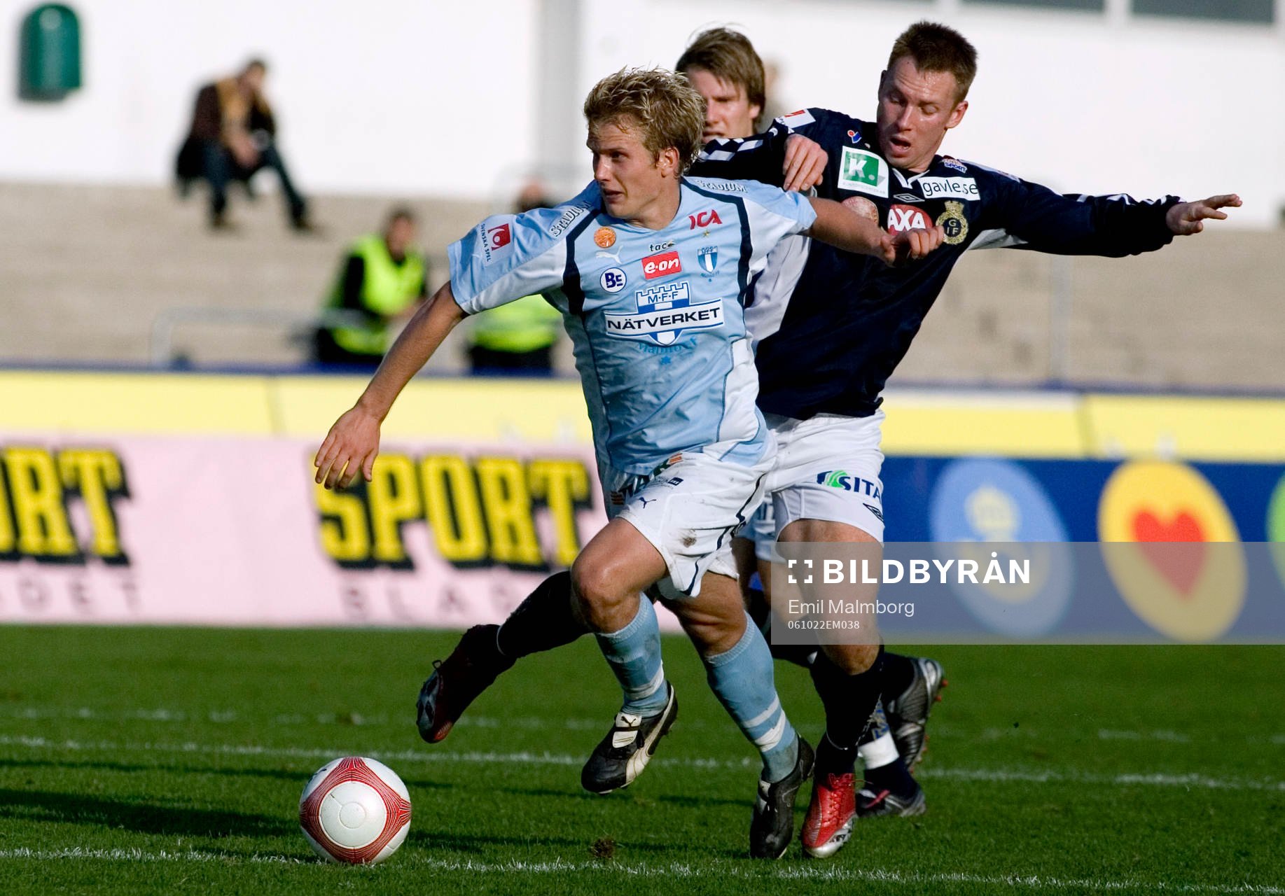   Joakim Nilsson, Malmö, tar sig förbi, Kristen Viikmäe, Gefle