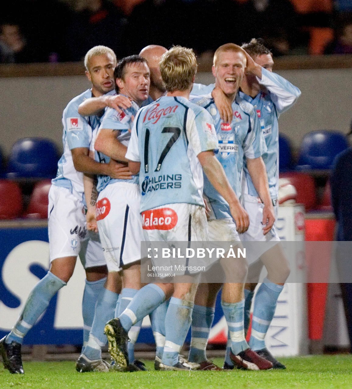  1-1, Emil Hallfredsson. jubel, glädje.