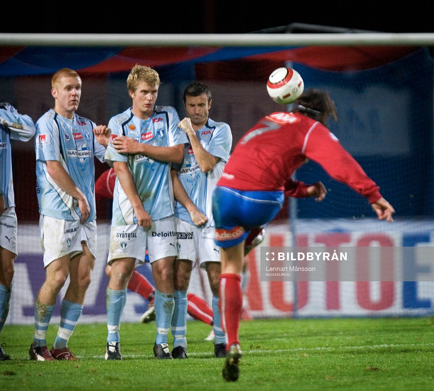 Pavel Zavadil, Öster, frispark, mur