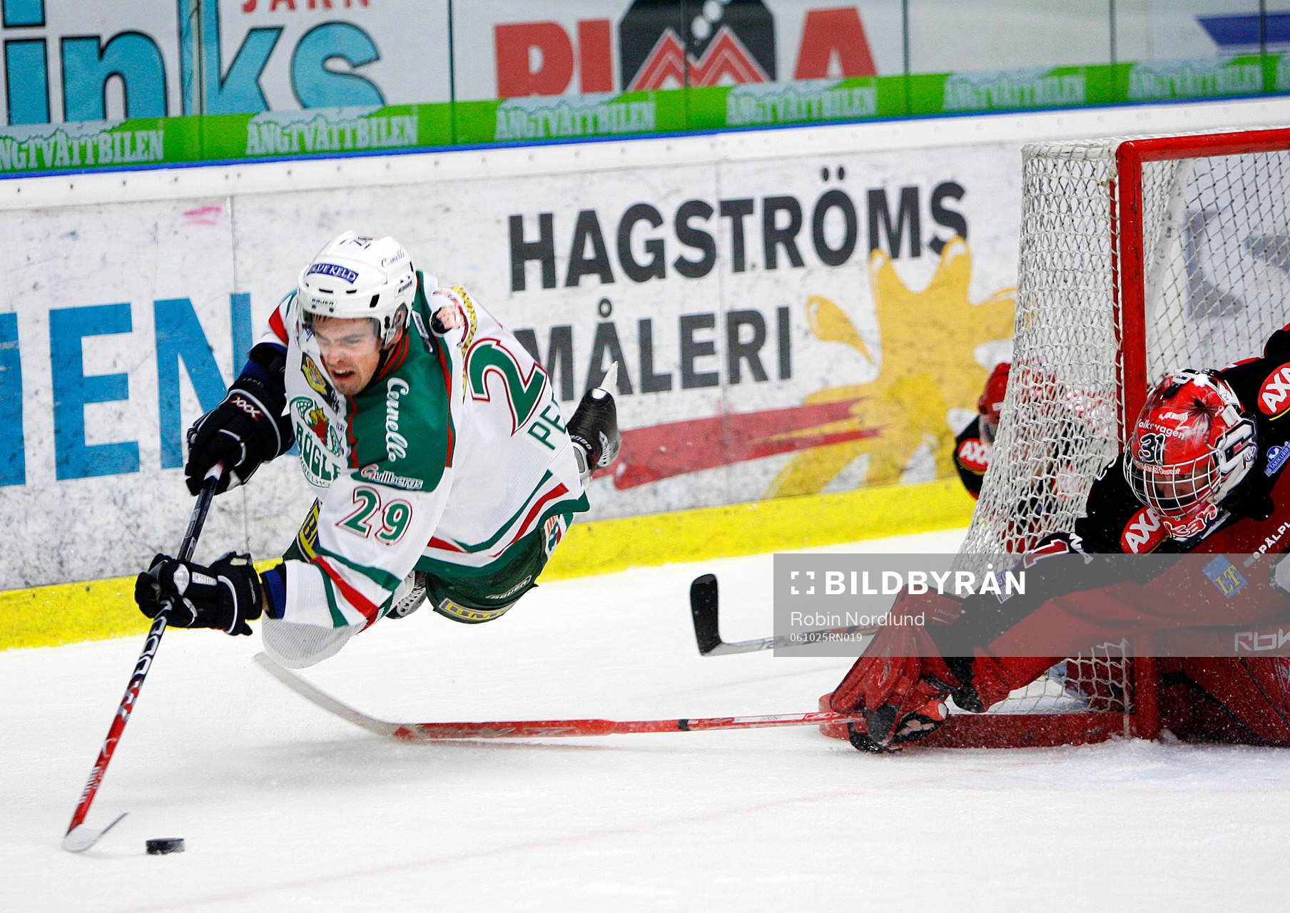 Fredrik Persson, Rögle blir fälld av Magnus Lindquist,