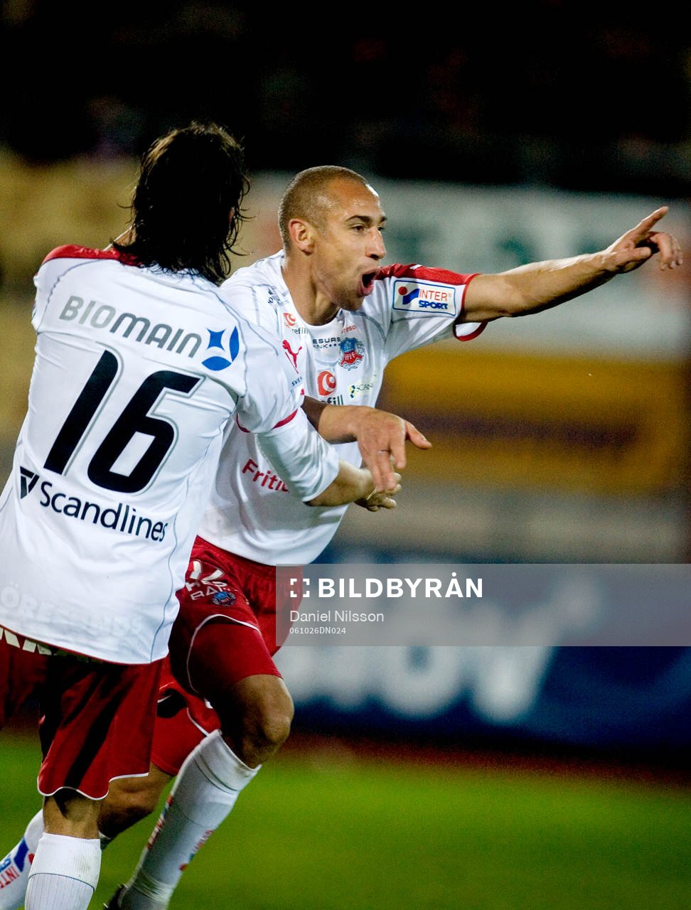 Henrik Larsson, Helsingborg, gjorde 2 mål i matchen. Jubel