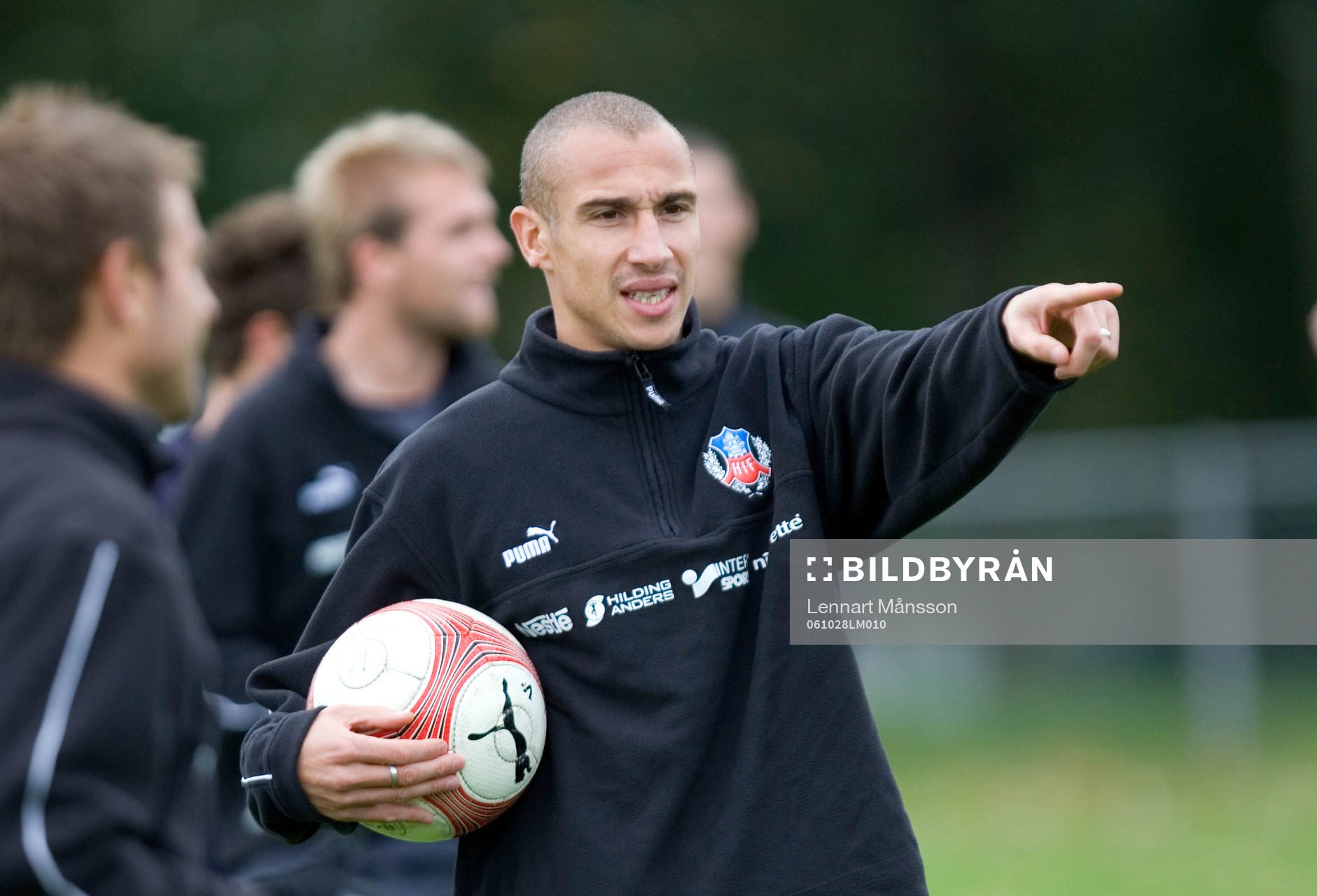Henrik Henke Larsson pekar ut vägen för HIF