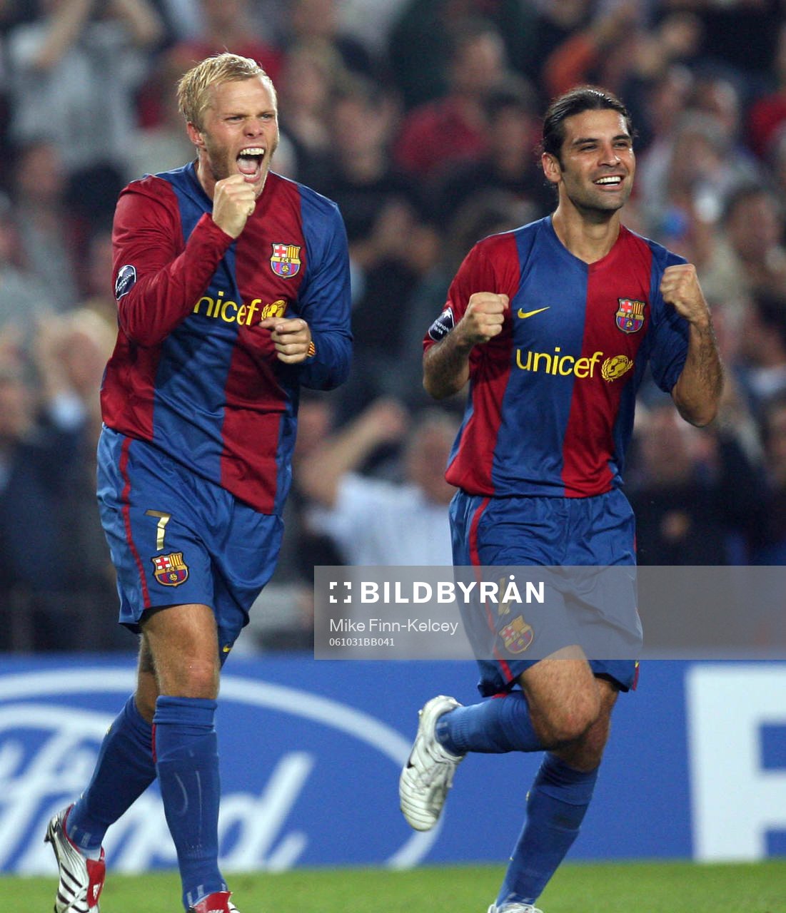  Eidur Gudjohnsen och Rafael Marquez, Barcelona (Jubel)