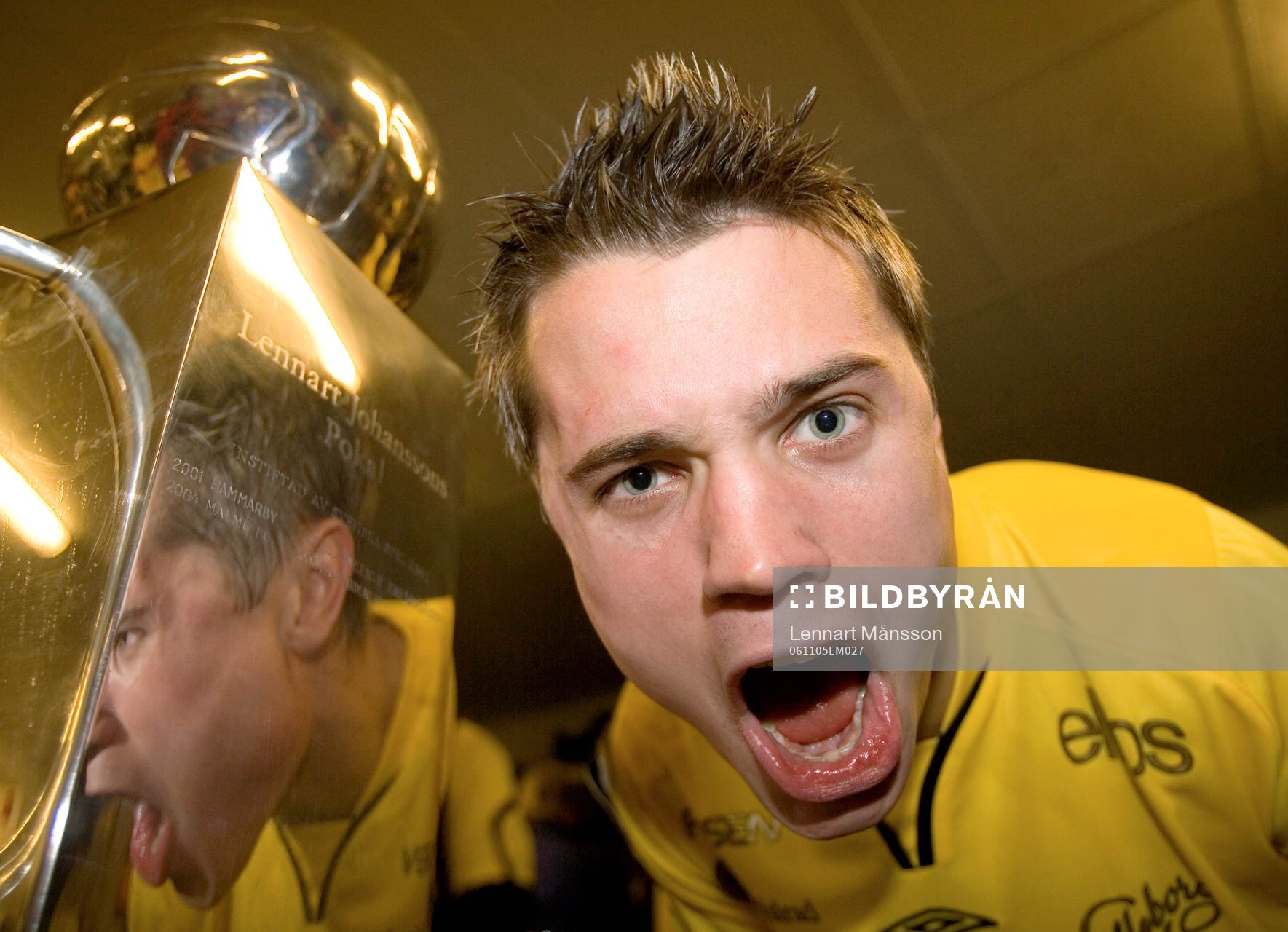 Guldjubel, Joakim Sjöhage med Lennart Johanssons pokal.