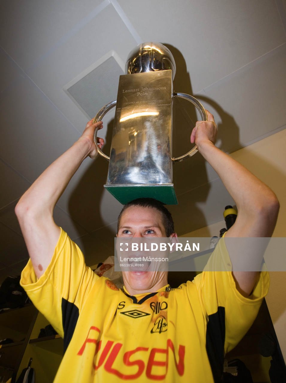 Guldjubel, Jon Jönsson med Lennart Johanssons pokal.