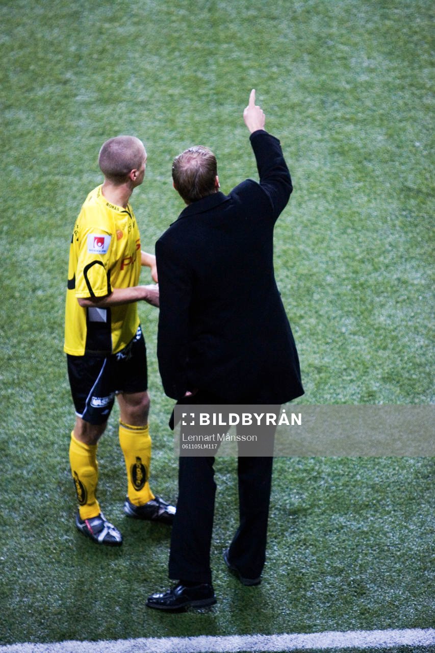 Magnus Haglund, tränare, Elfsborg ger direktiv till Samuel
