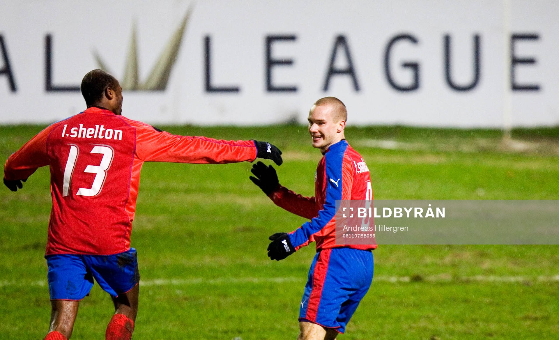 Fredrik Svanbäck, slår in 1-0 assisterad Luton Shelton