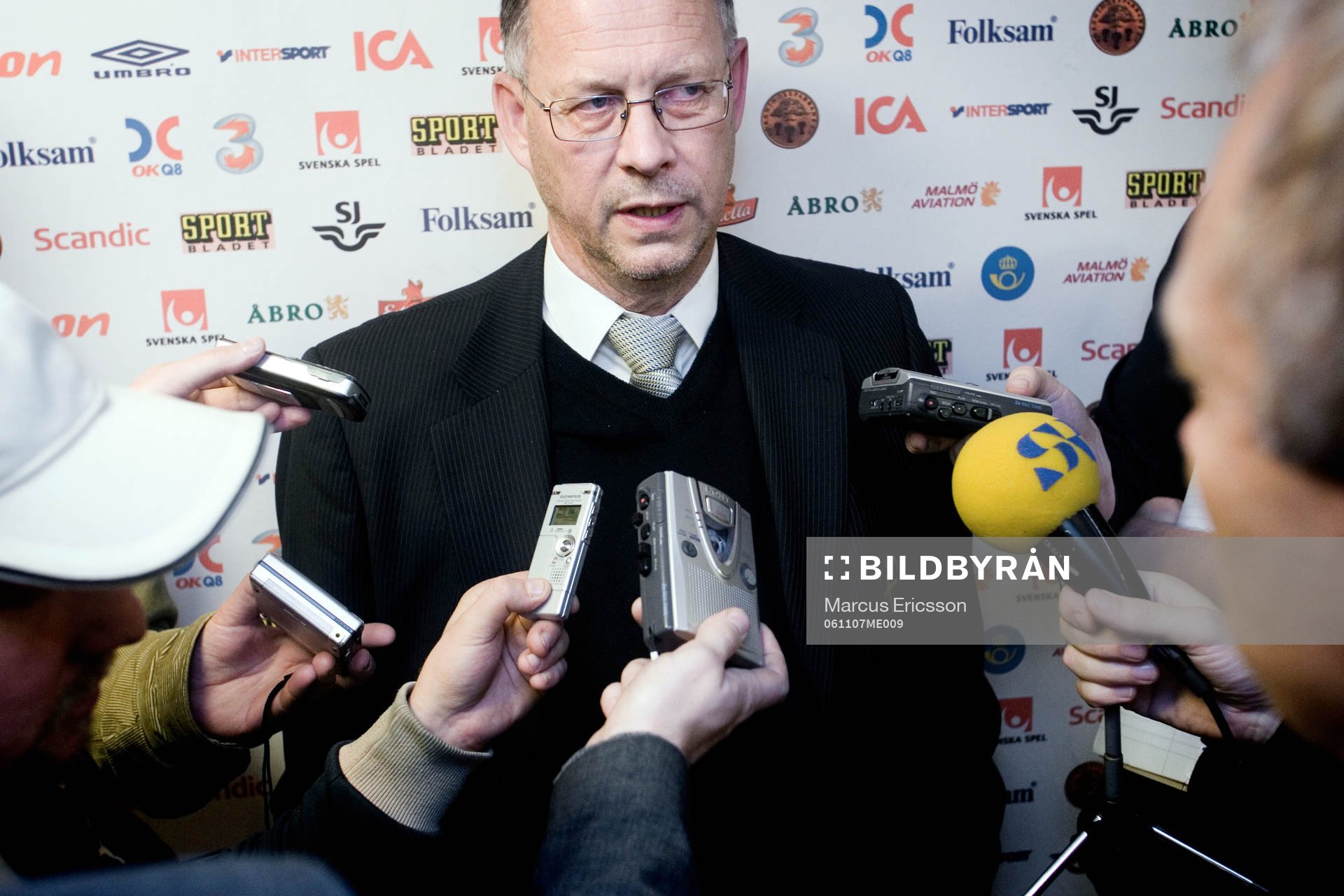 Lars Lagerbäck, Förbundskapten Sverige frågas ut av media