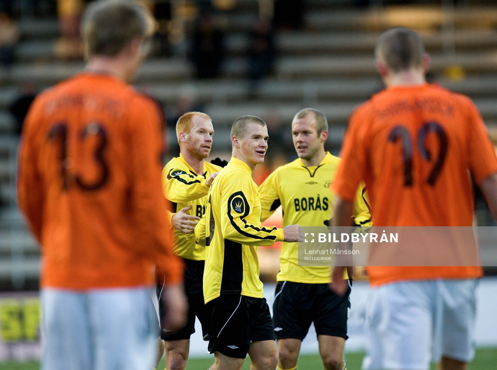 4-0 Samuel Holmén, som grattas av Magnus Samuelsson och