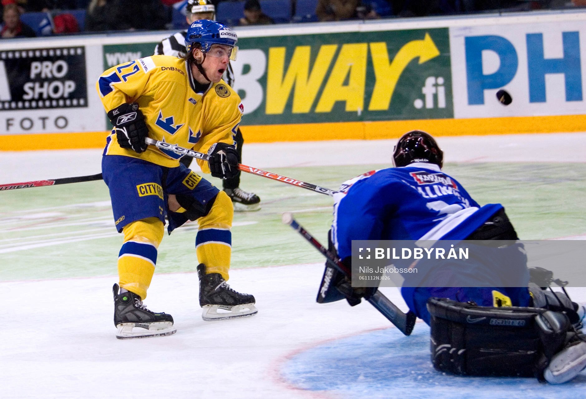 Oscar Steen skjuter över