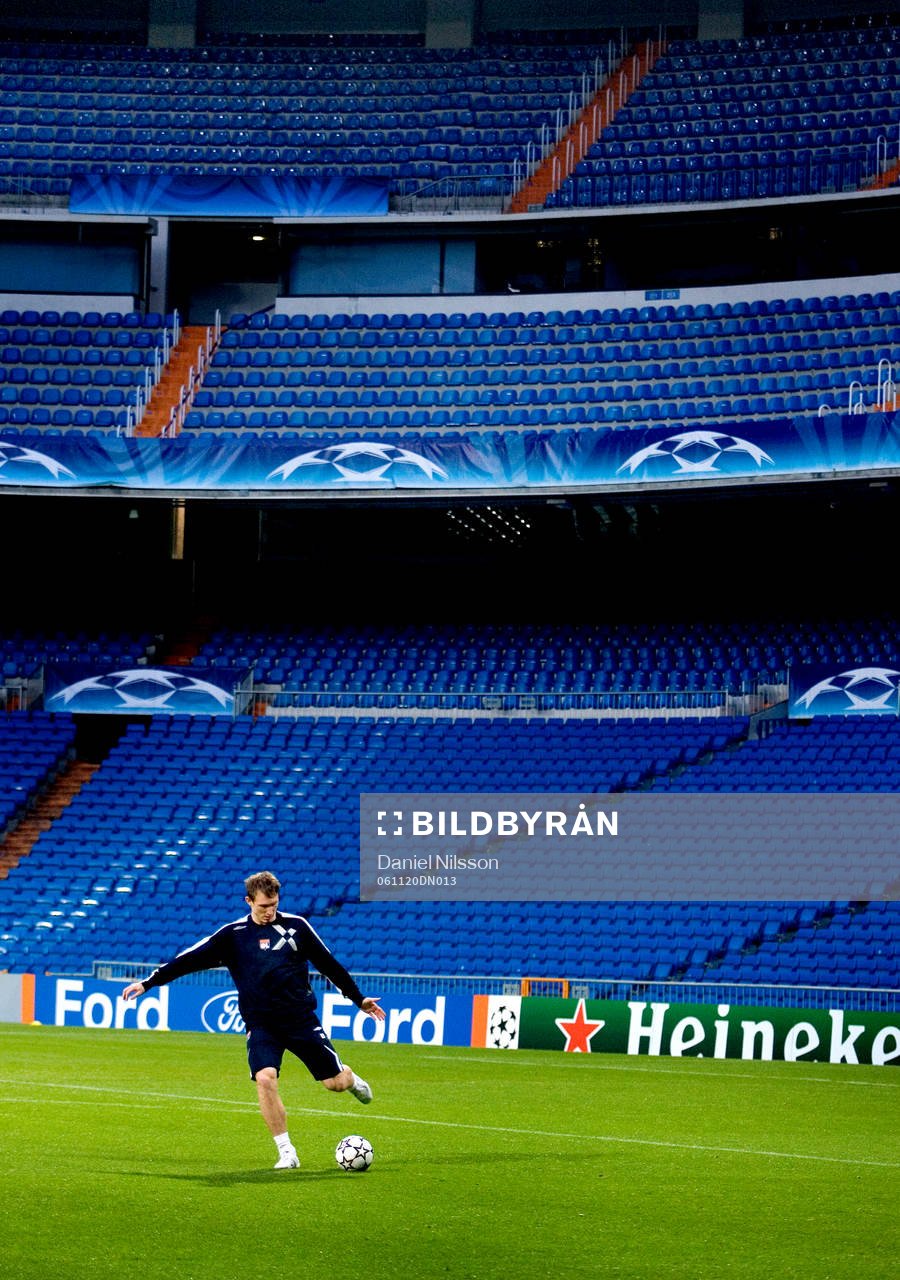 Kim Källström  tränar med Lyon på Santiago Bernabeu