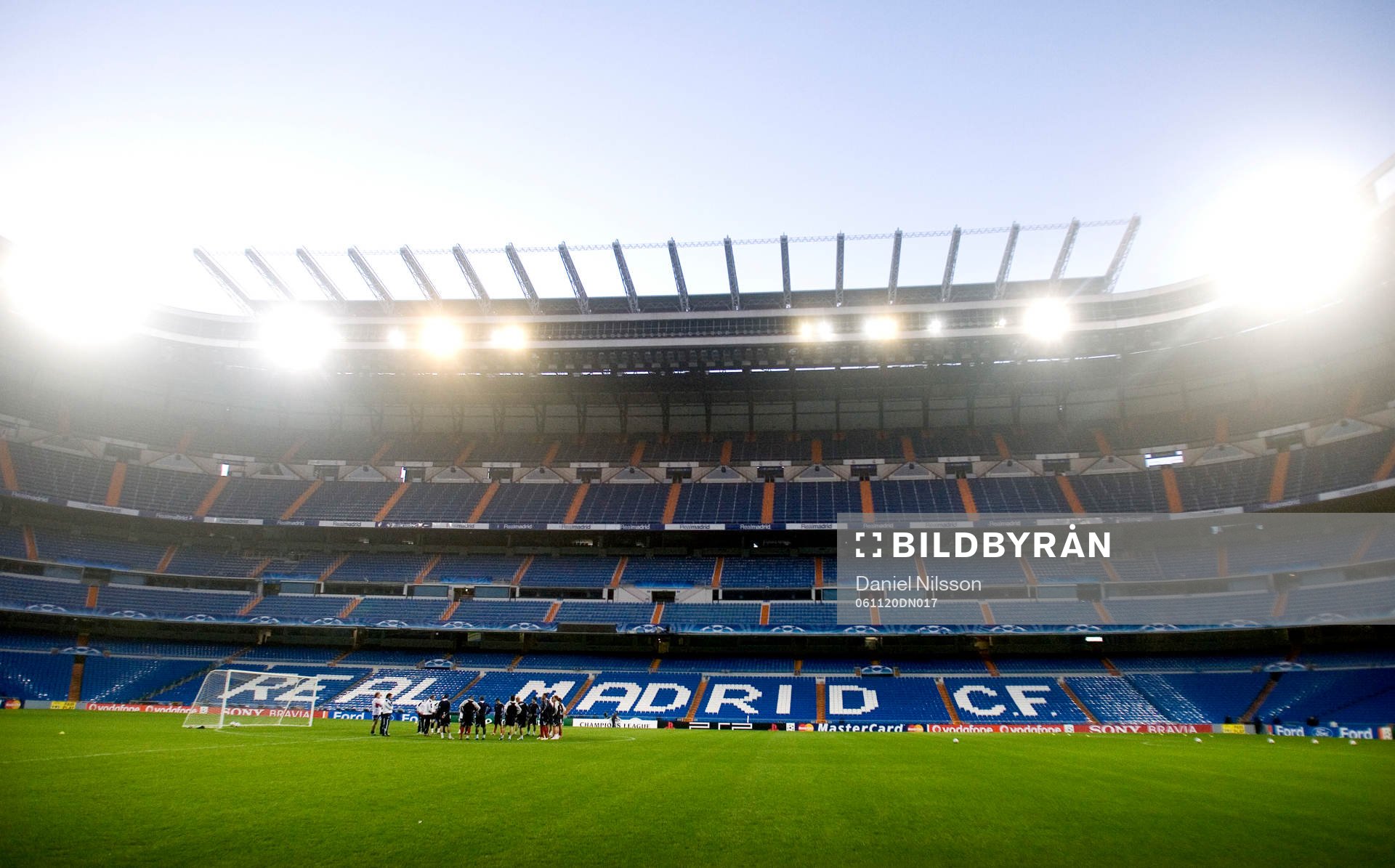 Lyon tränar på Santiago Bernabeu Stadion