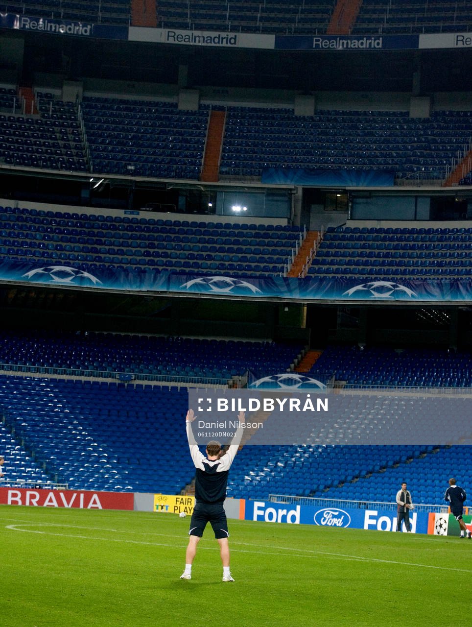 Kim Källström  tränar med Lyon på Santiago Bernabeu