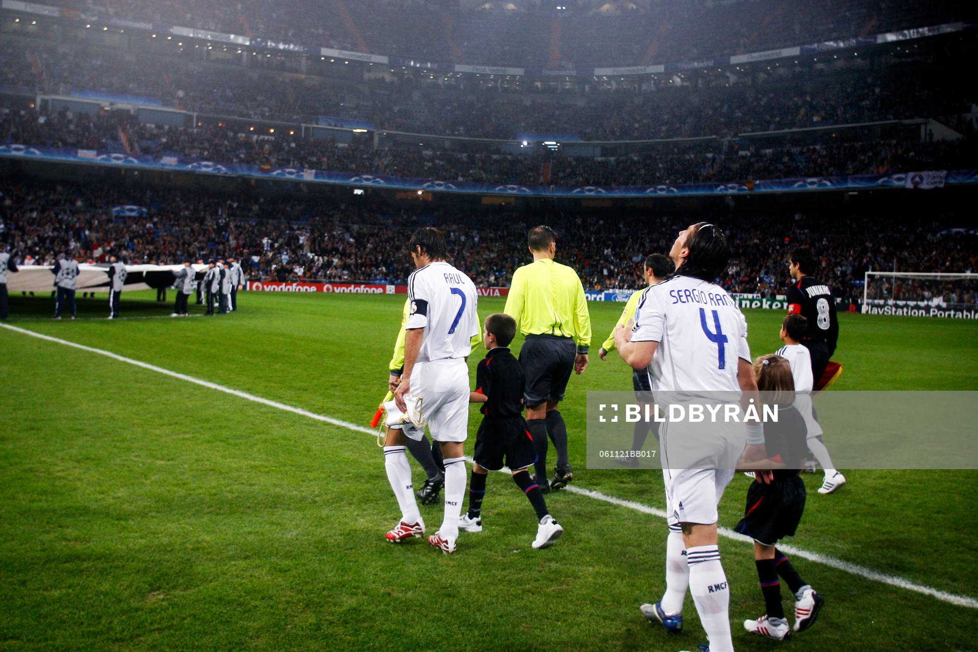 Fotboll, Champions League, Real Madrid går in på Santiago