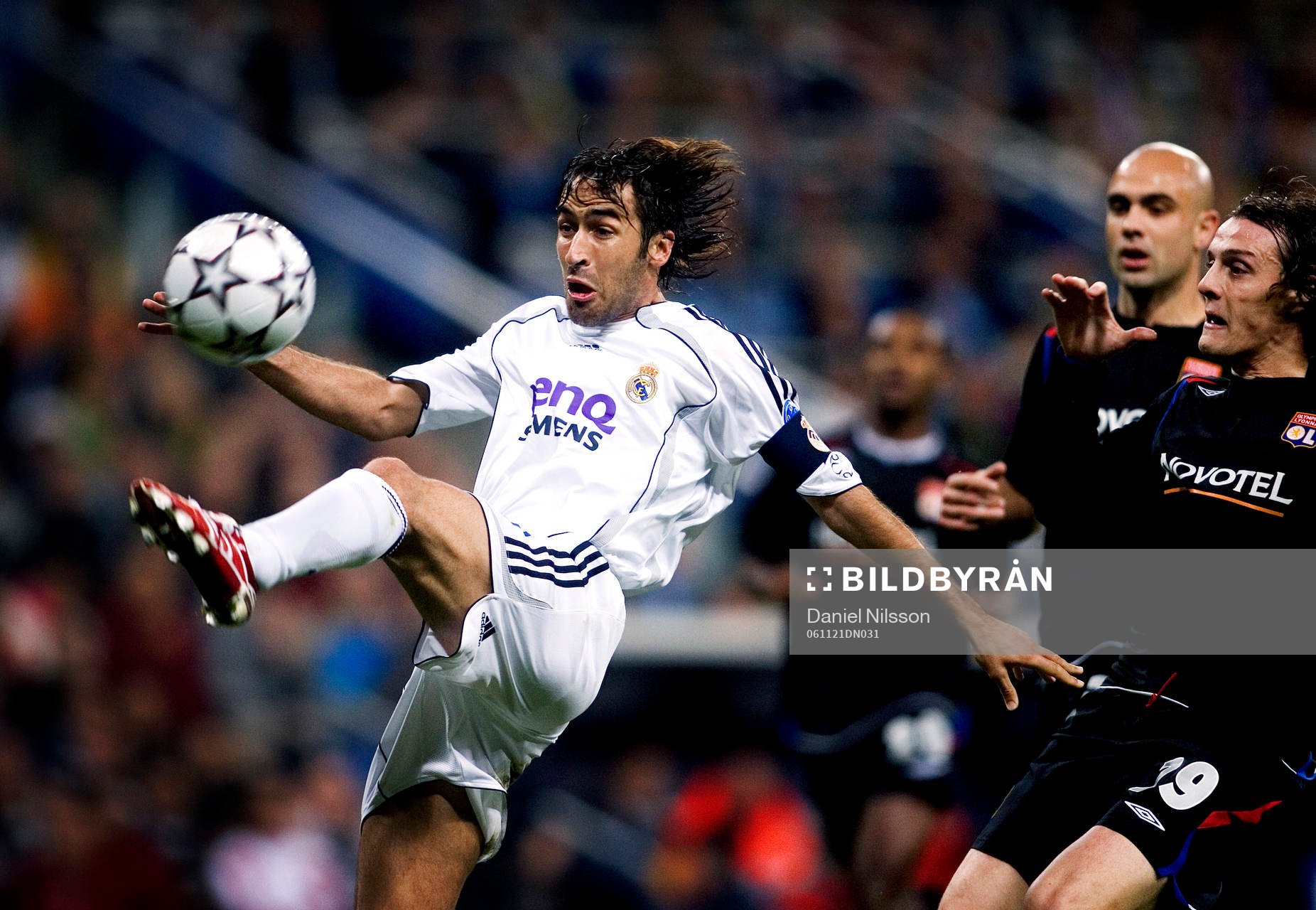 Raul Gonzales,  Real Madrid och Sebastien Squillaci, Lyon