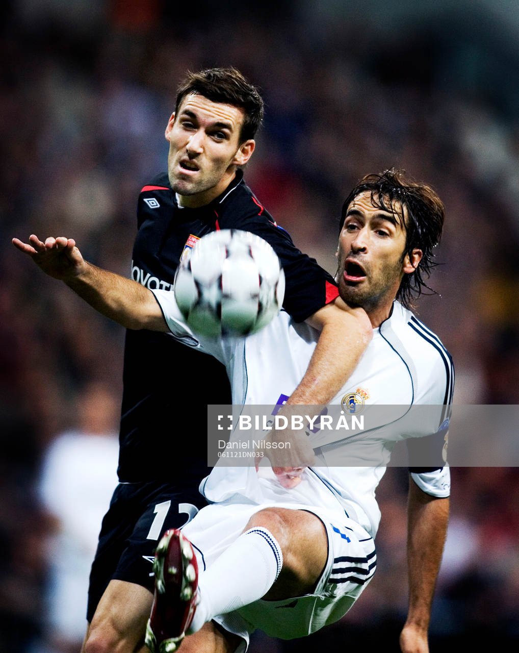 Raul Gonzalez, Real Madrid och Anthony Reveillere, Lyon