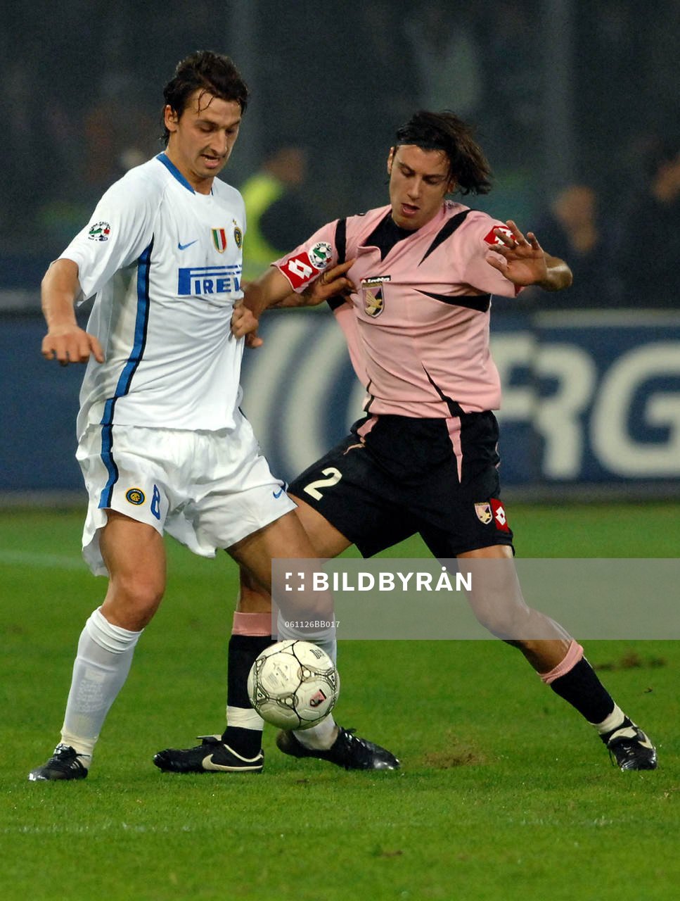  Zlatan Ibrahimovic, Inter  och Zaccardo, Palermo.