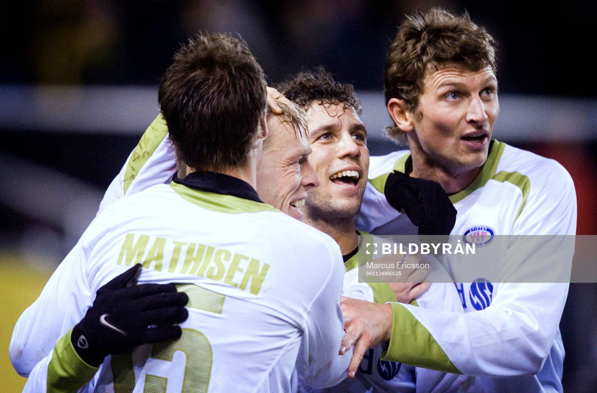  Jubel i Vålerenga efter att Jan Derek Sorensen nickat in 1-1