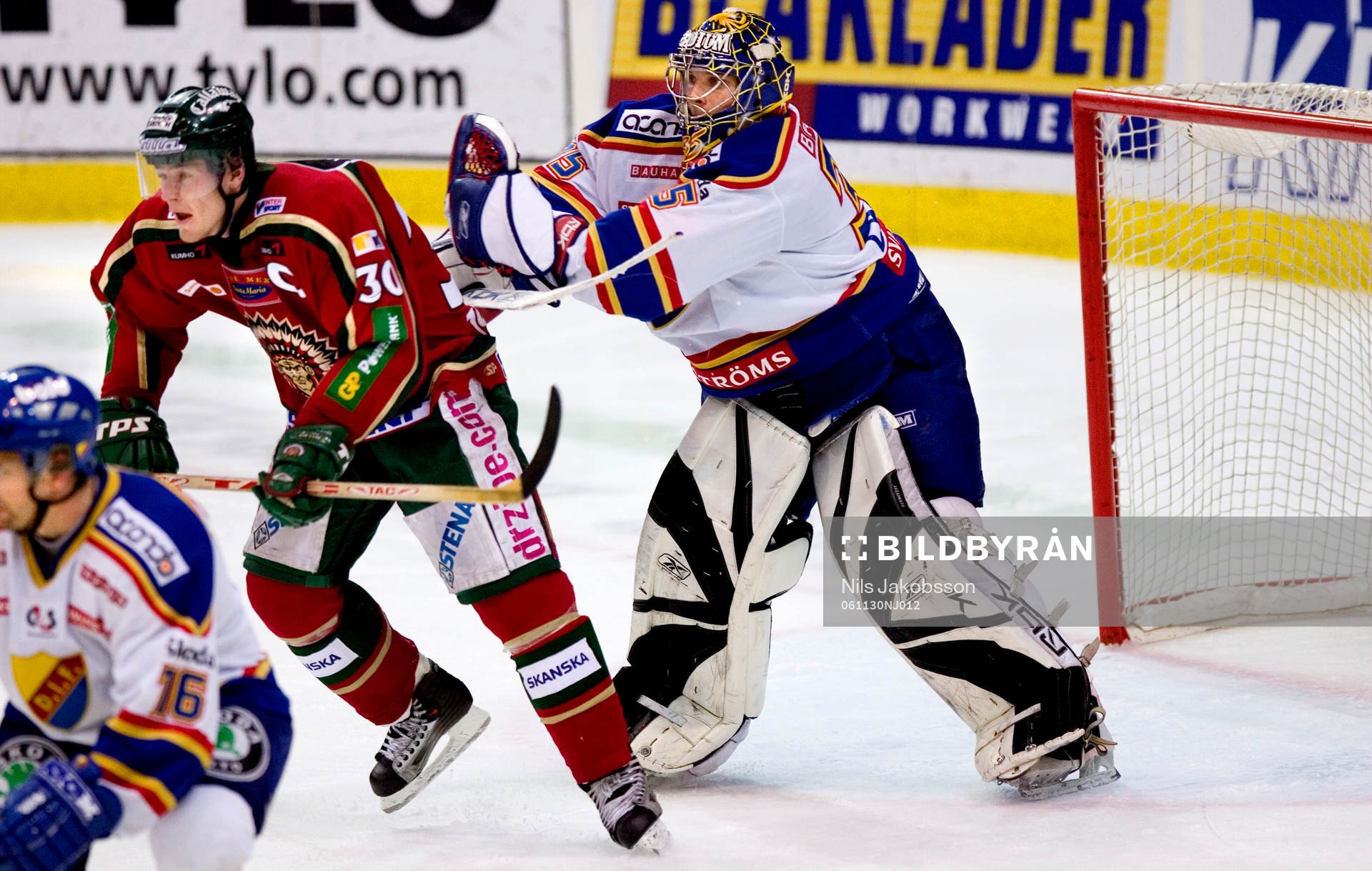 Teemu Lassila, målvakt, Djurgården knuffar undan