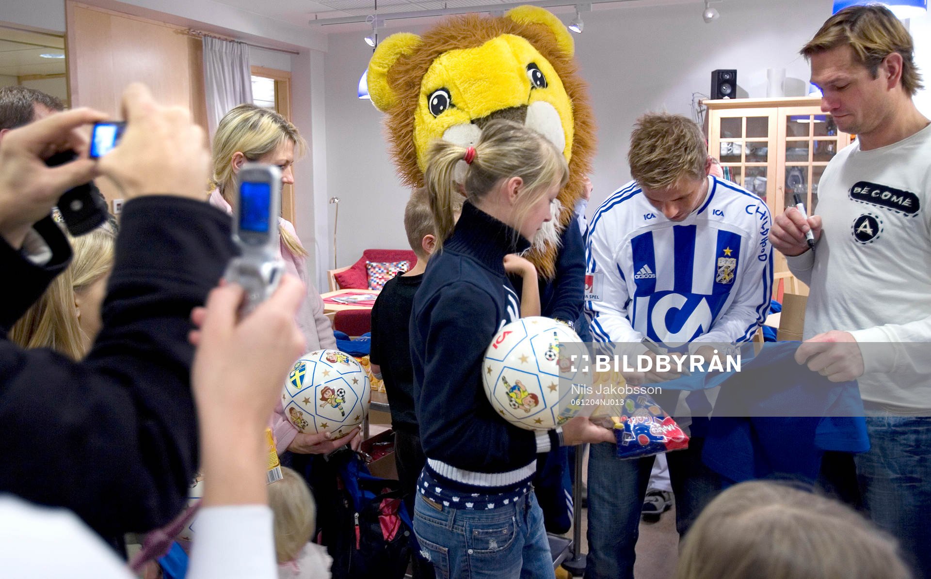 Fotboll, IFK Göteborg besöker barnkliniken på Östra
