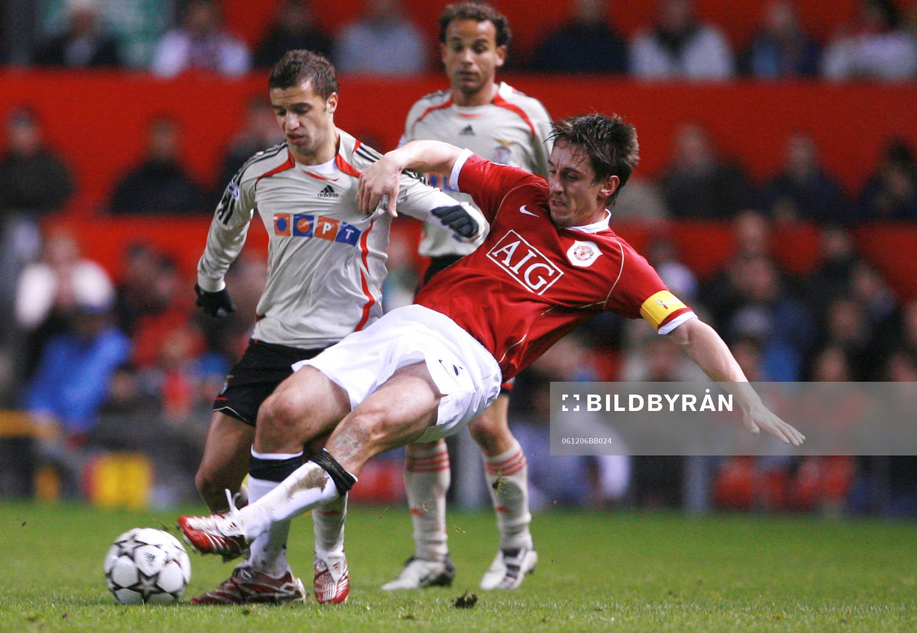 Gary Neville, Manchester United och Simao, Benfica