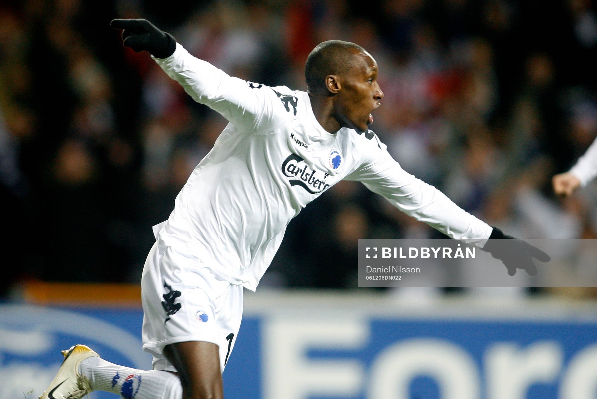 Atiba Hutchinson, Köpenhamn tar sig igenom och skjuter in