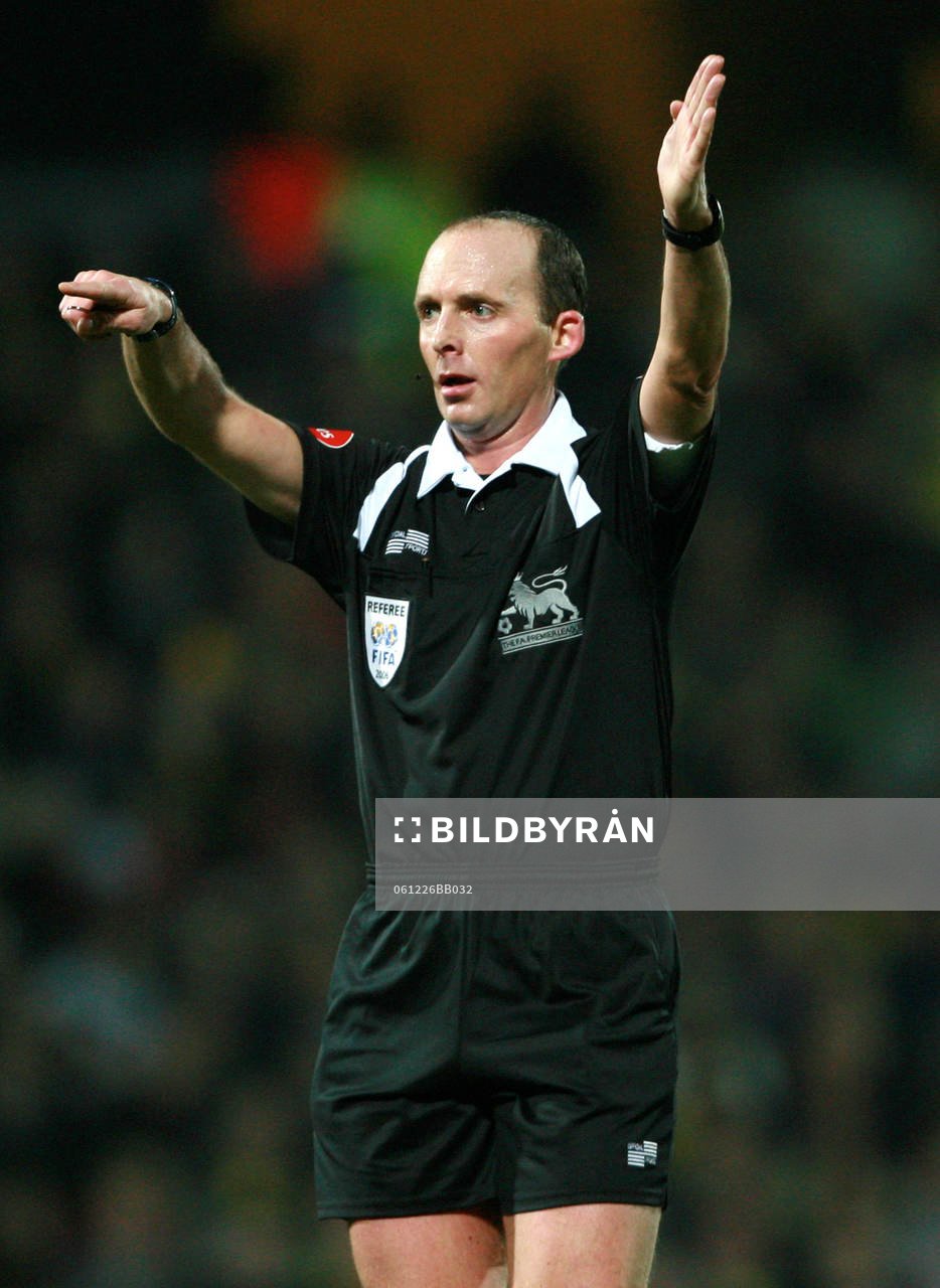 Mike Dean, domare