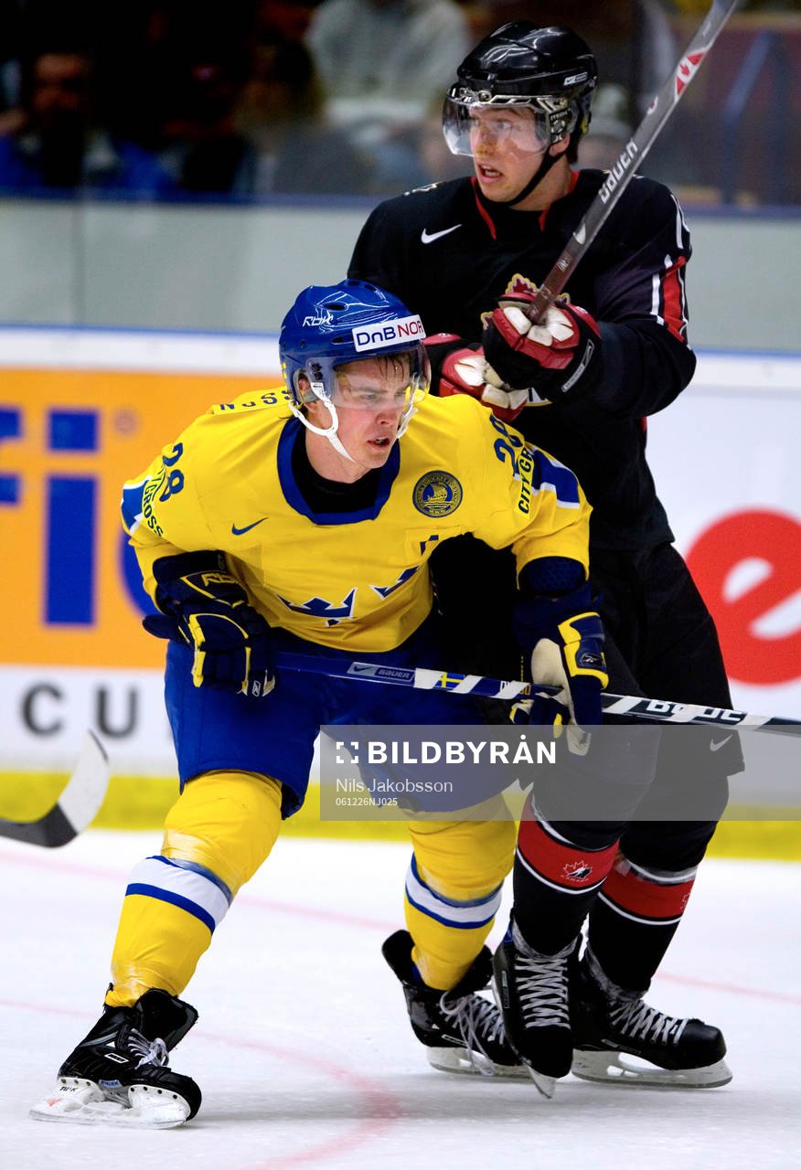 Niklas Hjalmarsson, Sverige