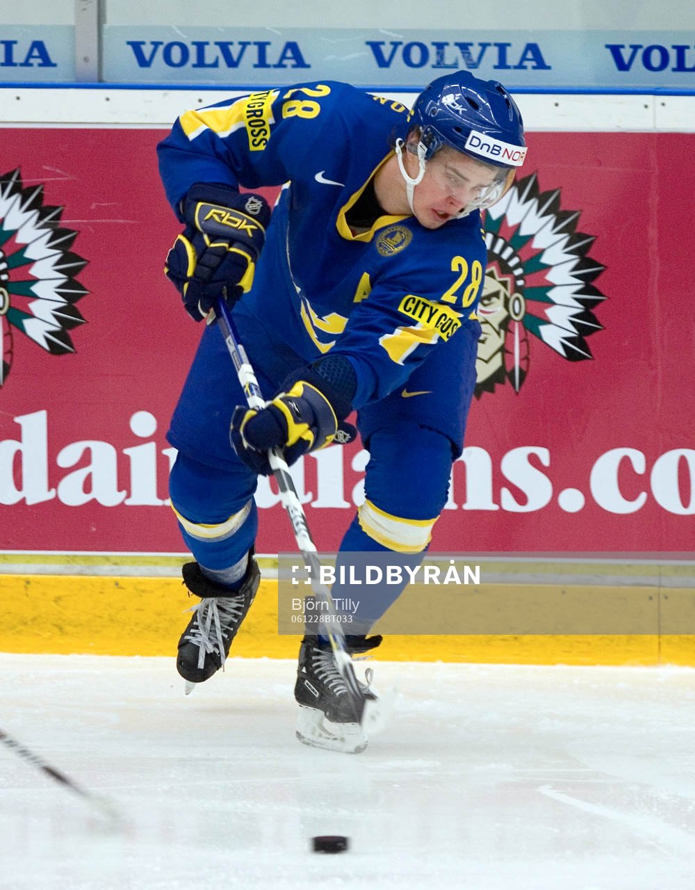 Niklas Hjalmarsson, Sverige
