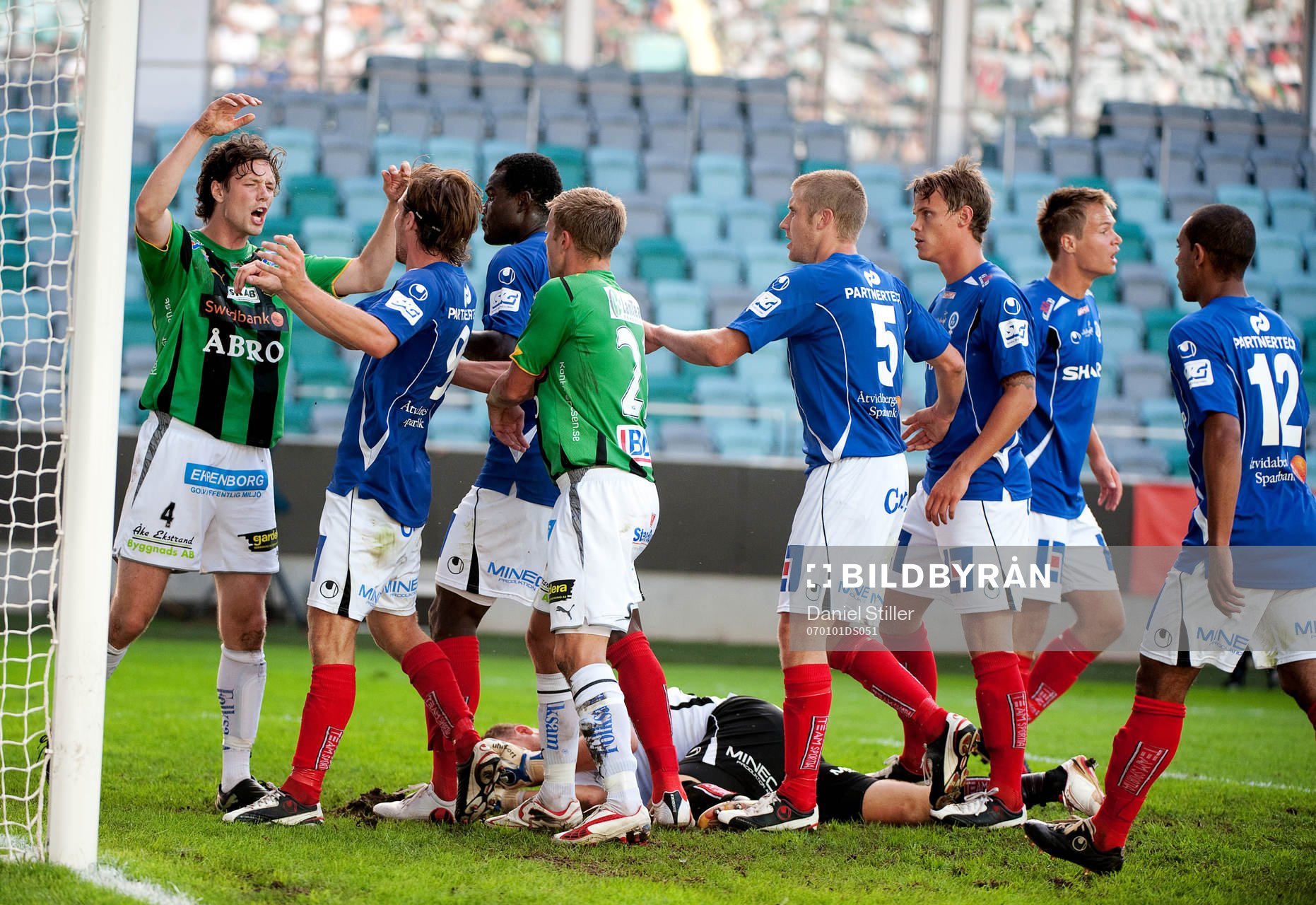Hallgrímur Jónasson, GAIS, får veta att han gått för