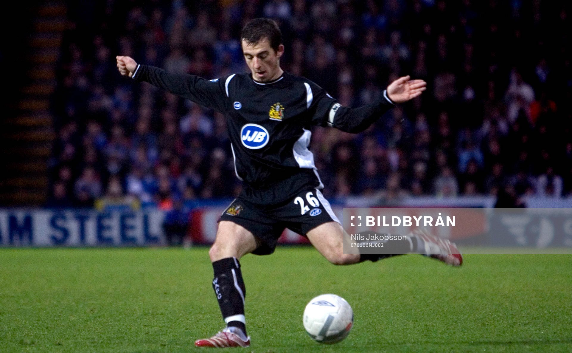 Leighton Baines, Lagkapten, Wigan