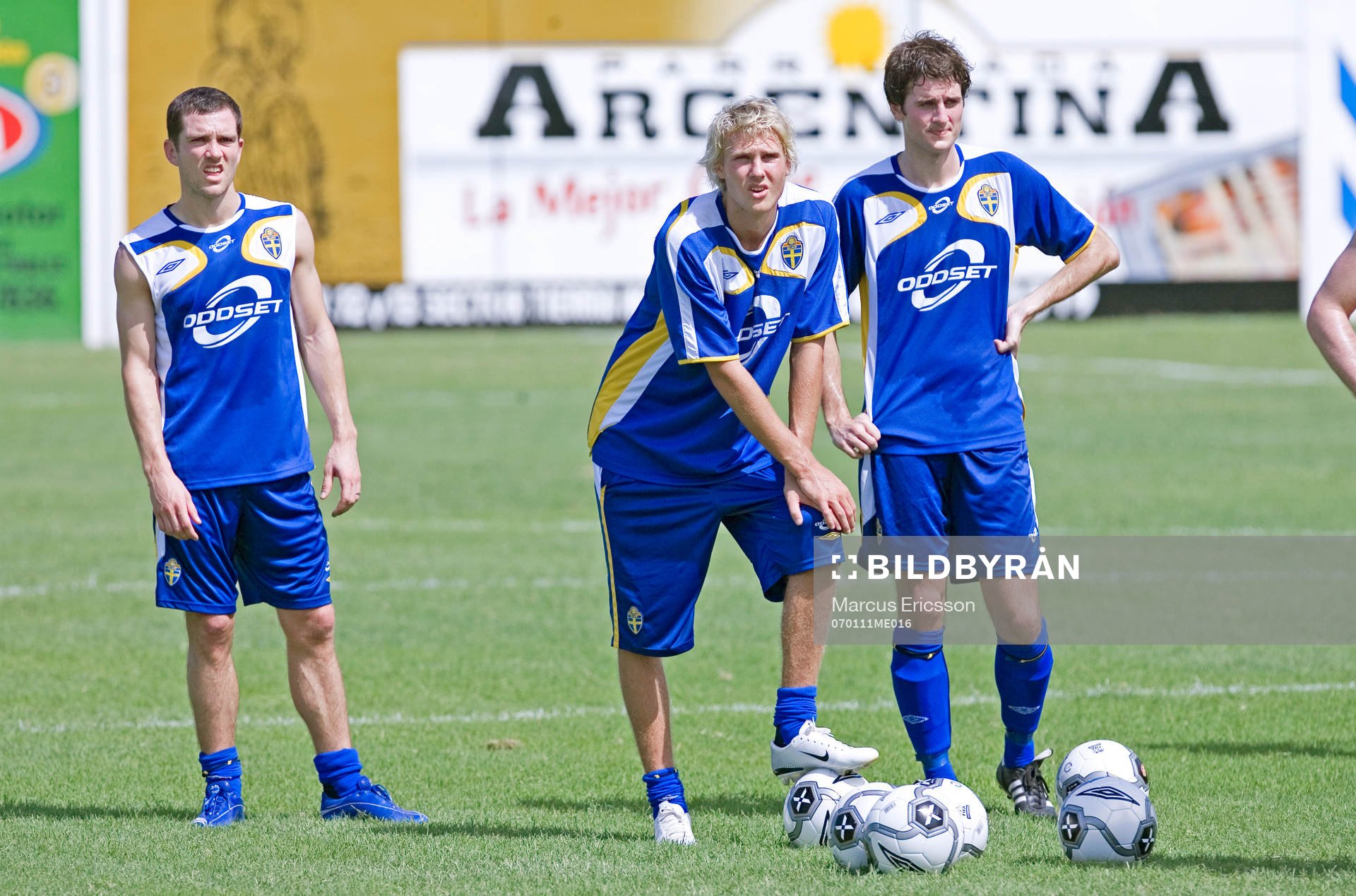 Martin Eriksson, Ola Toivonen och Olof Guterstam kikar på
