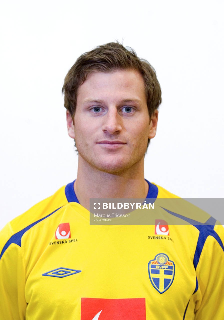  Daniel Mobaek.