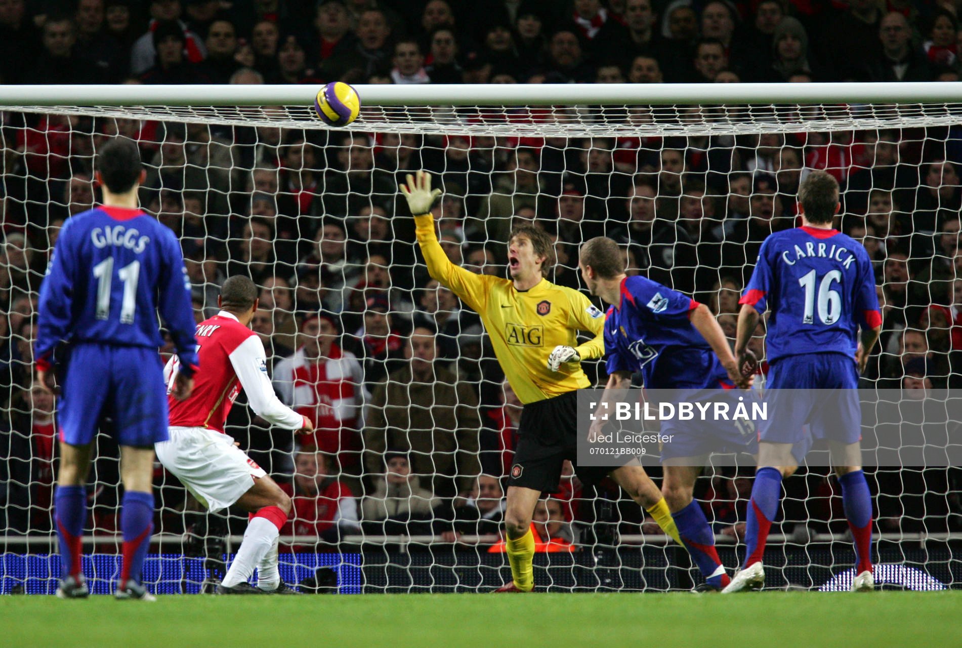  Theirry Henry, Arsenal nickar in 2-1