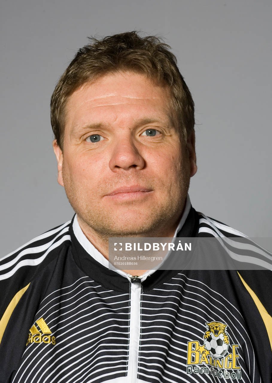 Johan Ahlinder, assisterande tränare