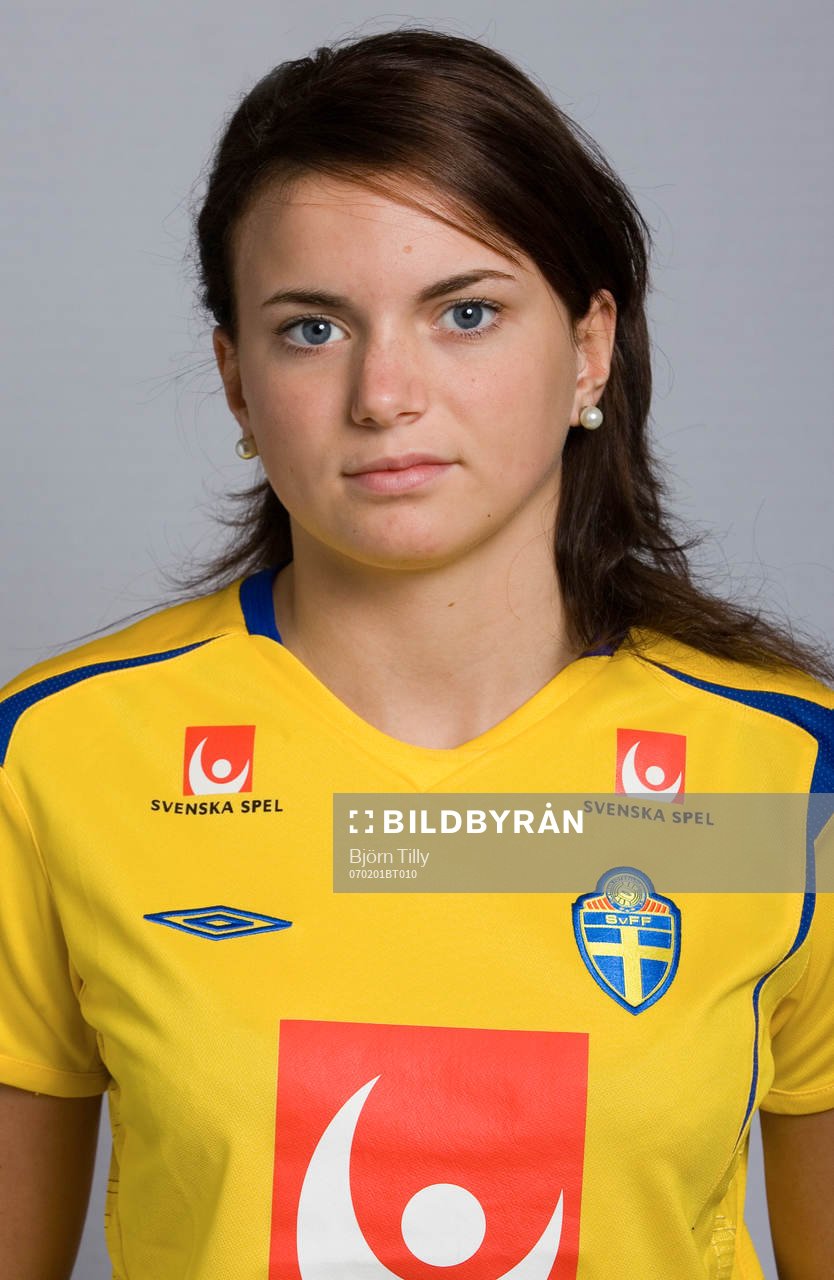 Elin Olofsson, Sverige
